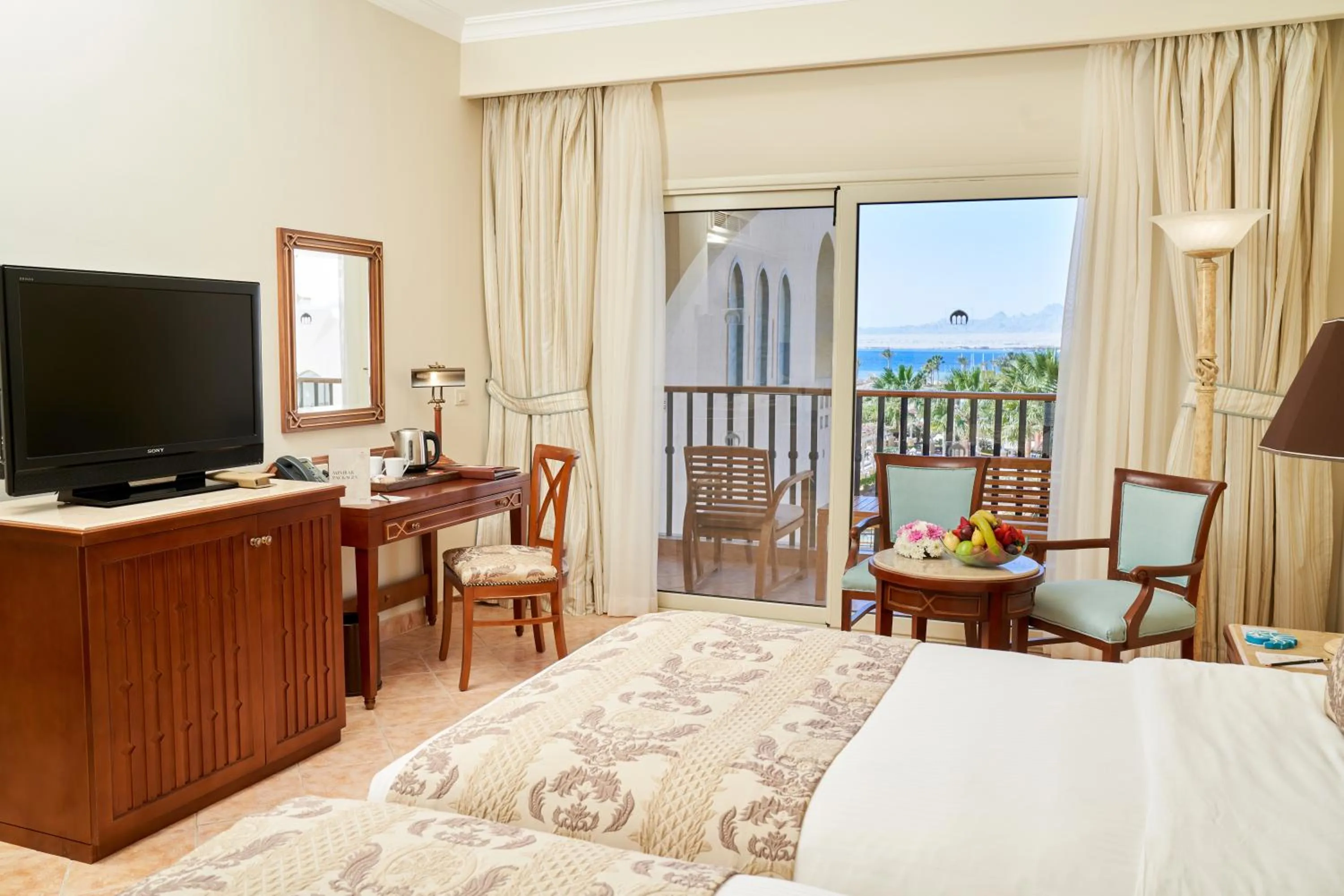 Bedroom, Bed in Kempinski Hotel Soma Bay