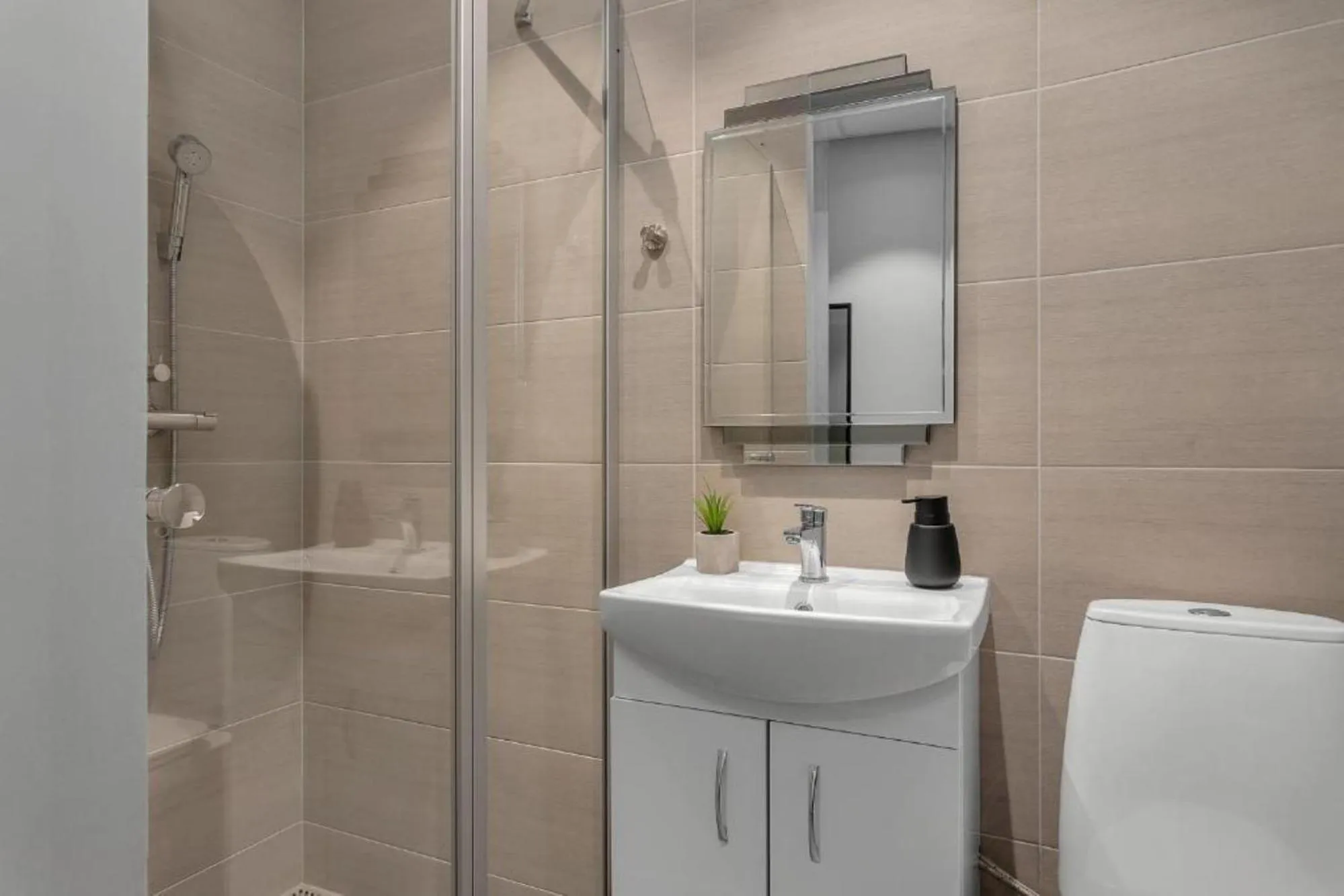 Shower in Hotel Muli