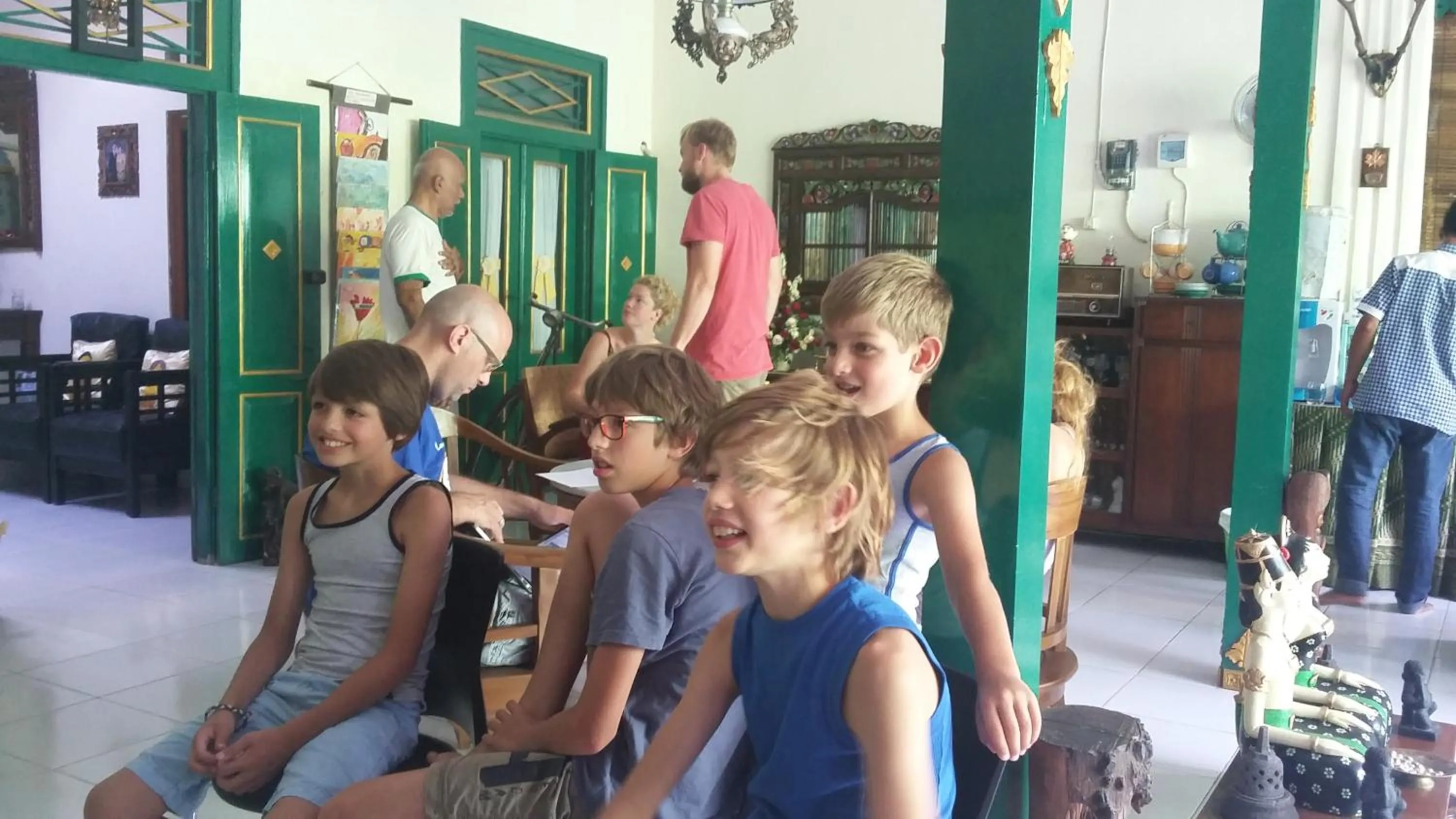 Communal lounge/ TV room in Pendopo Andari Homestay