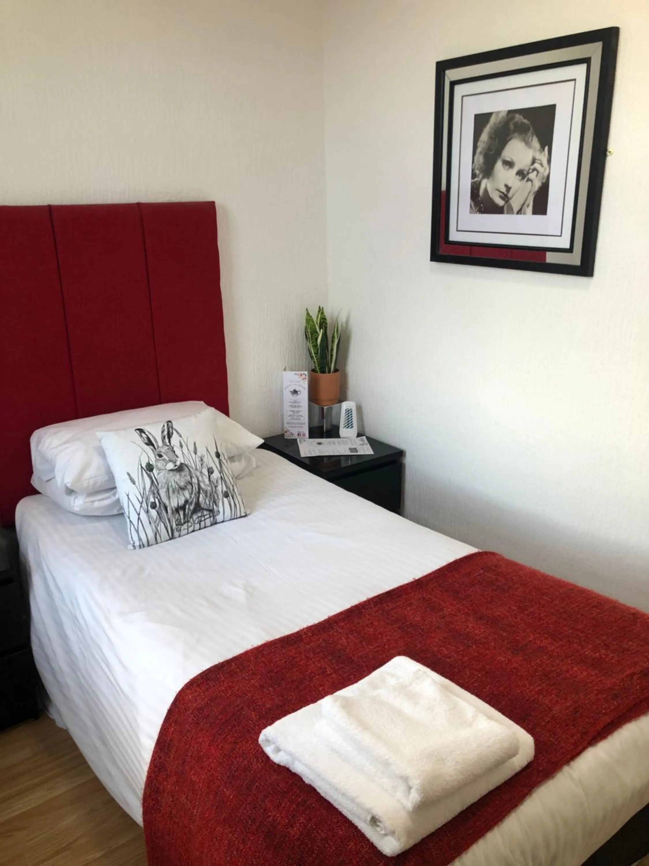 Bed in Trinity Guest House