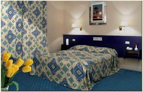 Photo of the whole room, Bed in Hotel Concorde Dokki