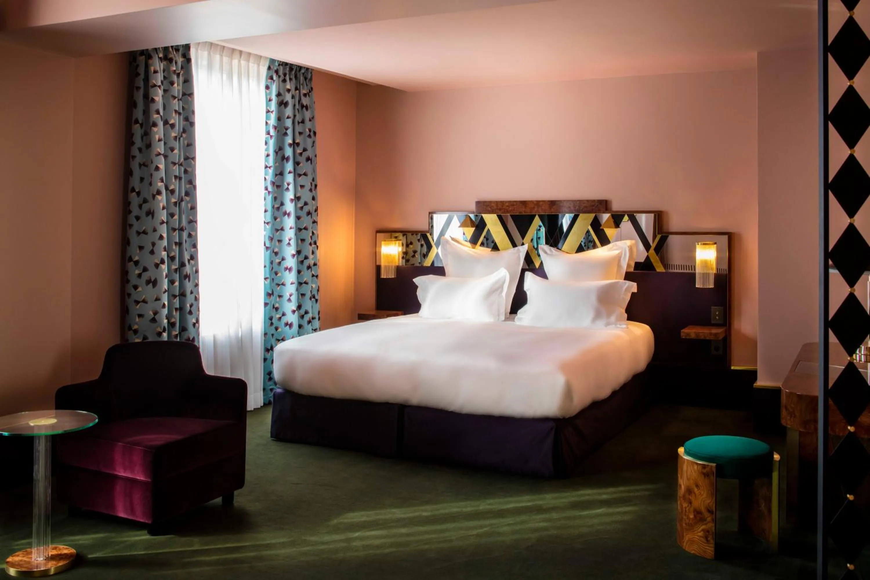 Photo of the whole room, Bed in Hôtel Saint-Marc