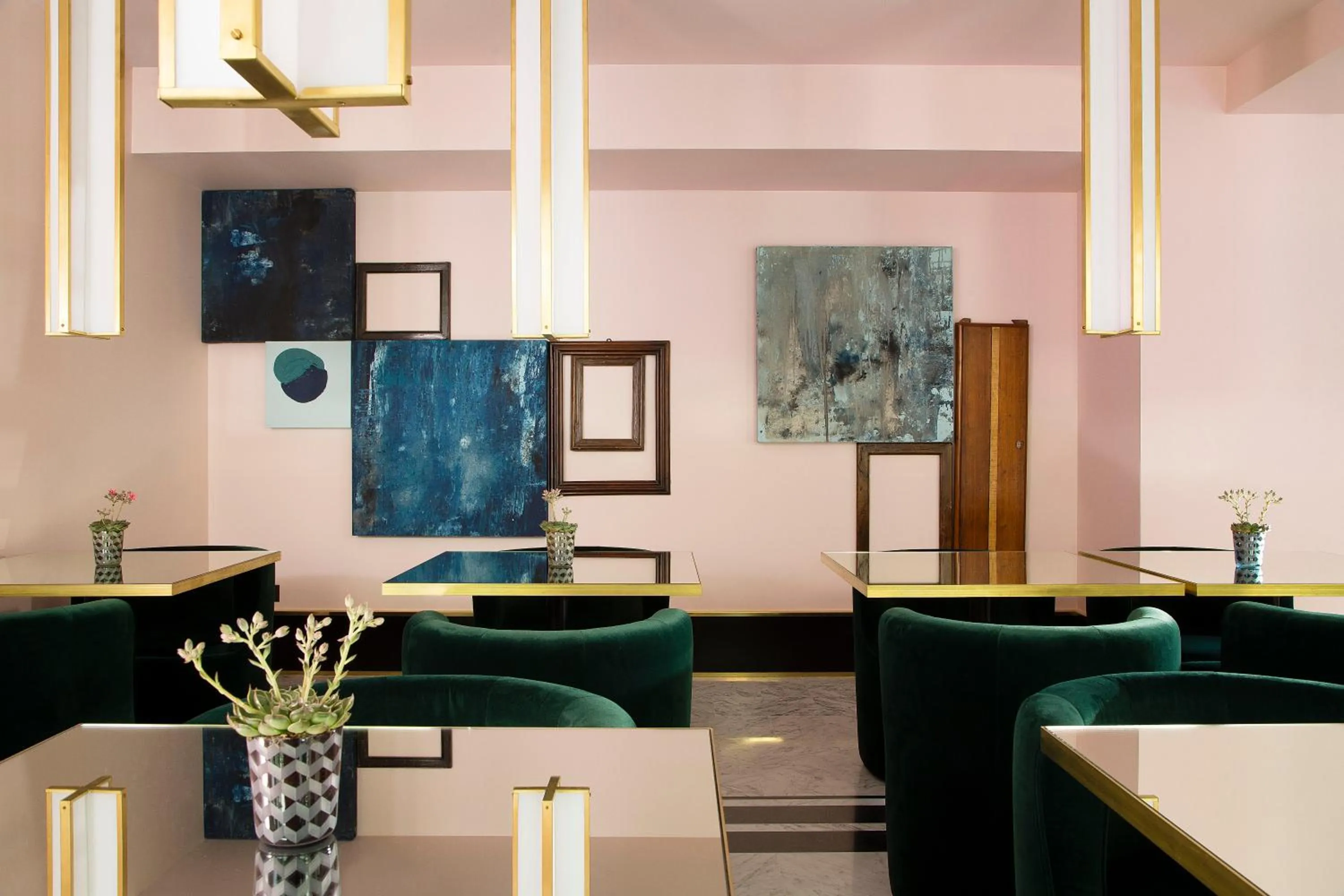 Lounge or bar in Hôtel Saint-Marc