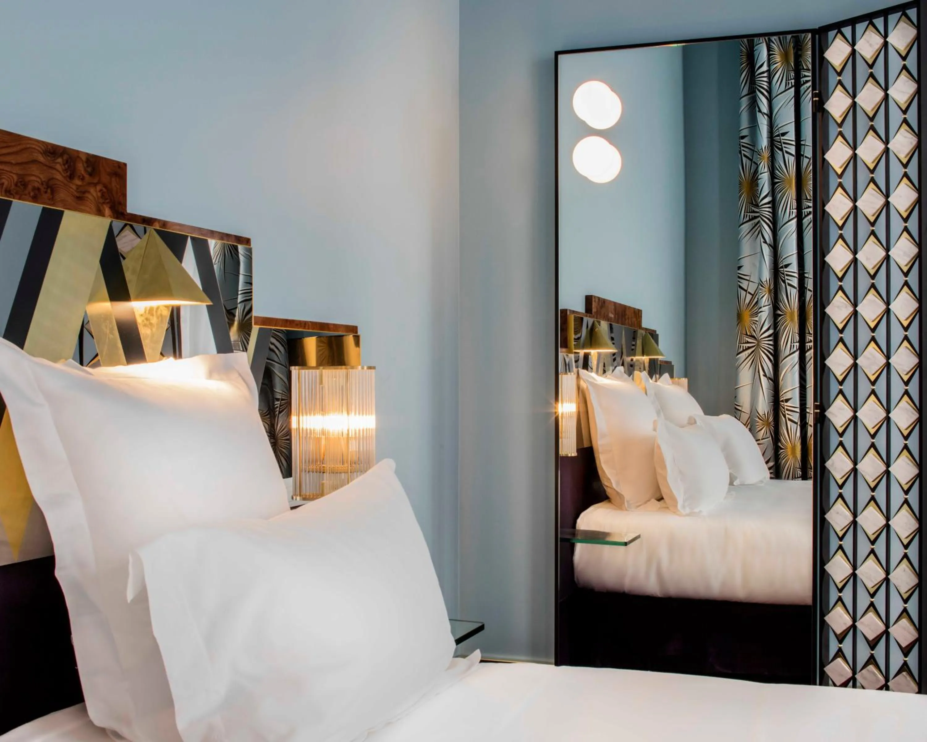 Bed in Hôtel Saint-Marc