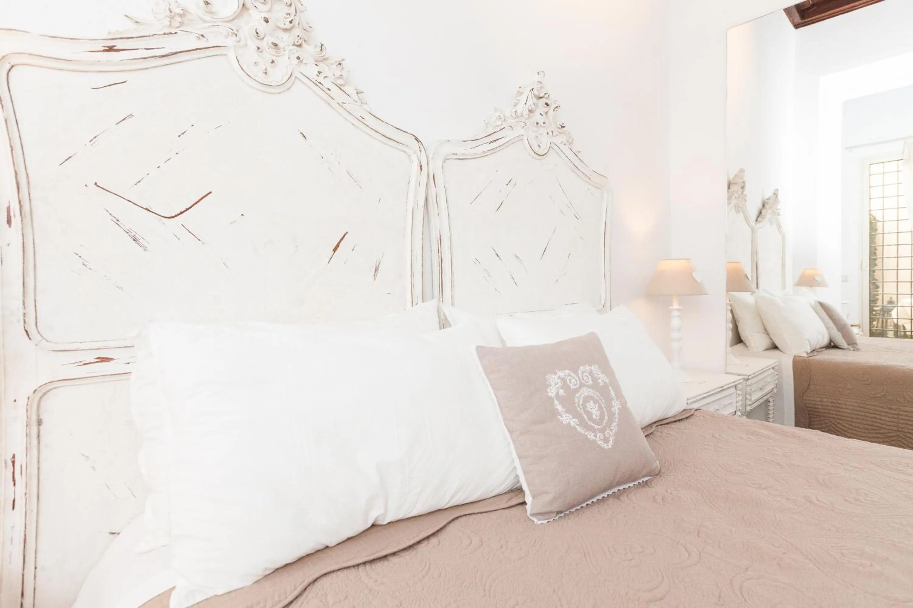 Decorative detail, Bed in La Maison de la vie