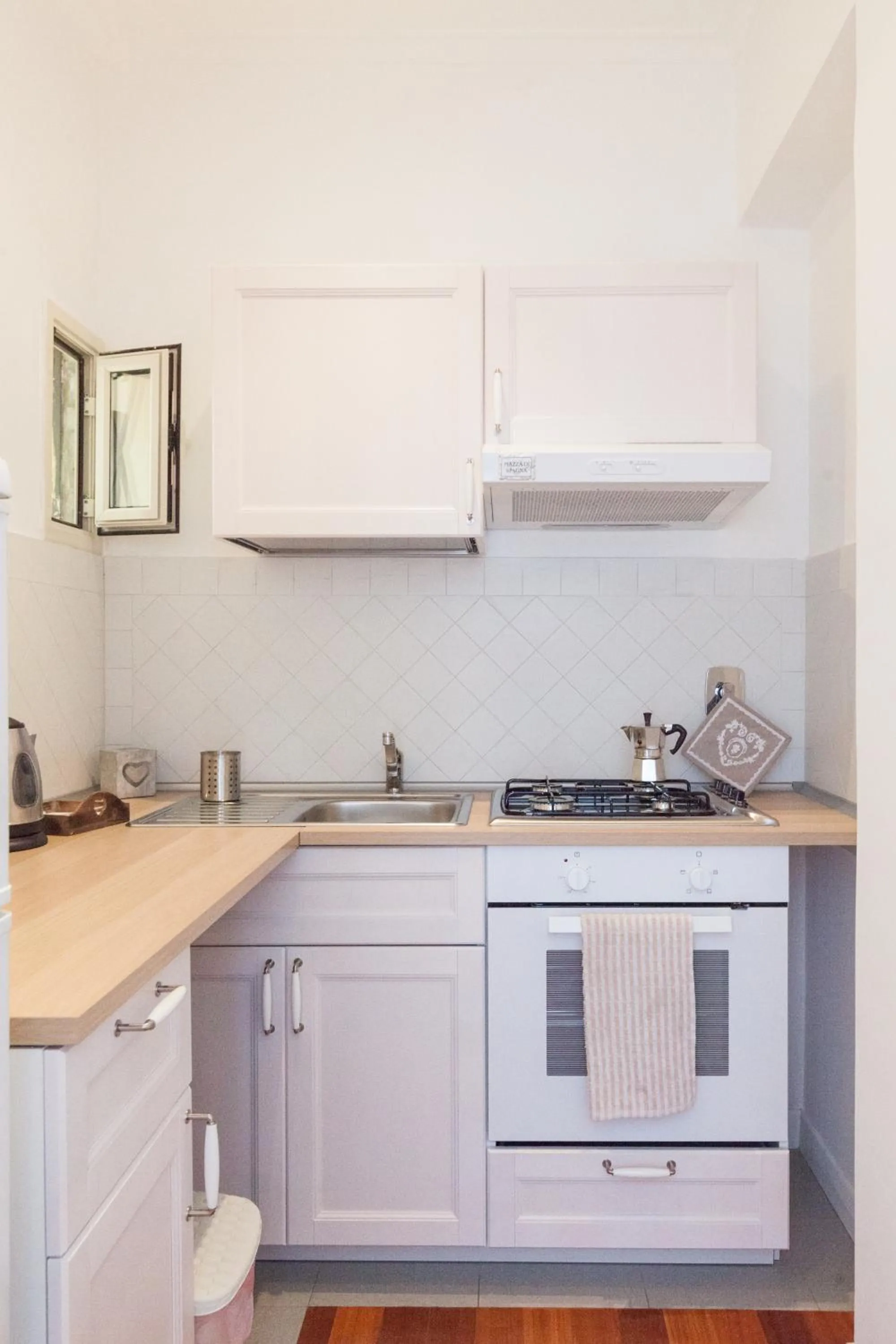 Kitchen or kitchenette in La Maison de la vie