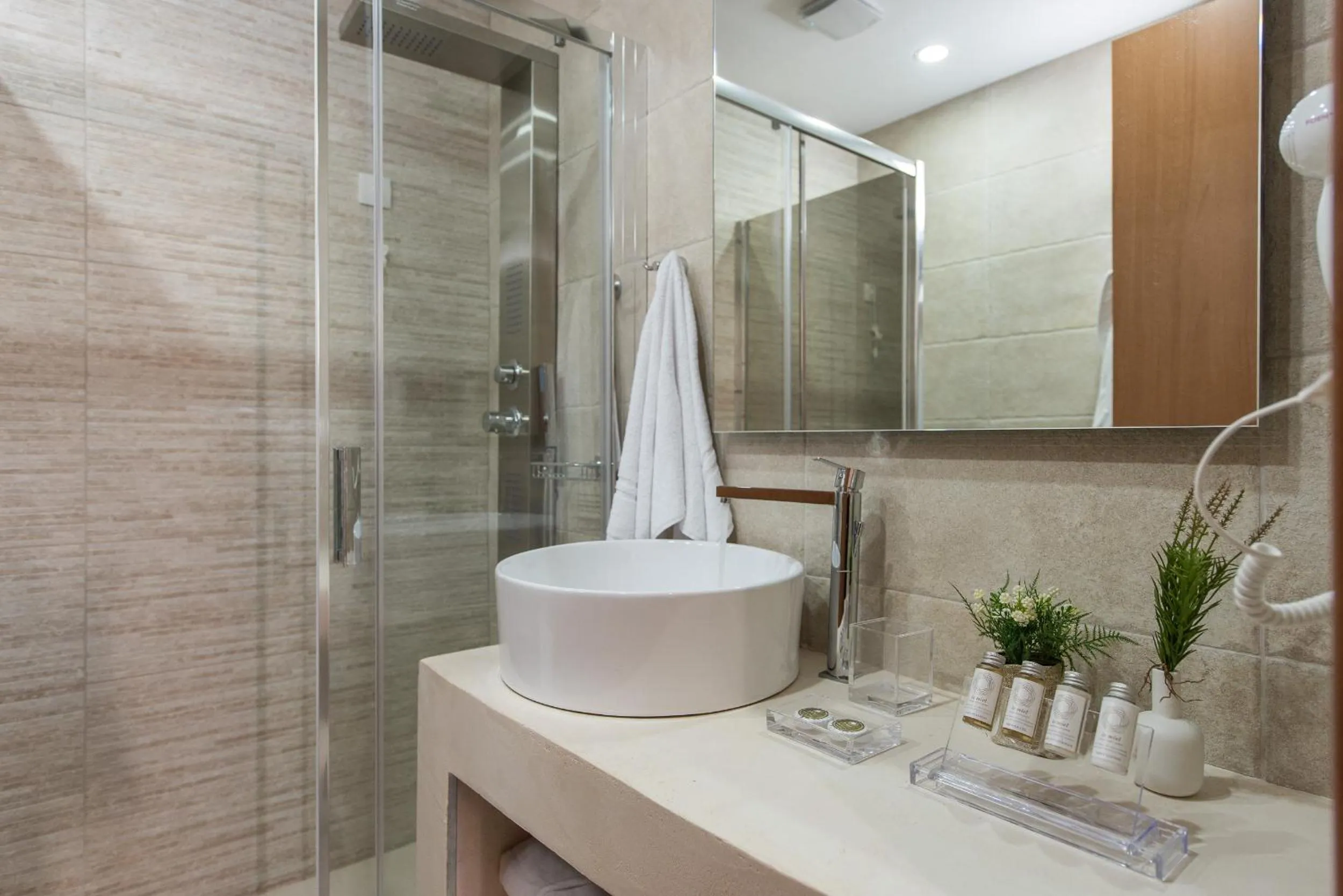 Bathroom in Bluebell Luxury Suites