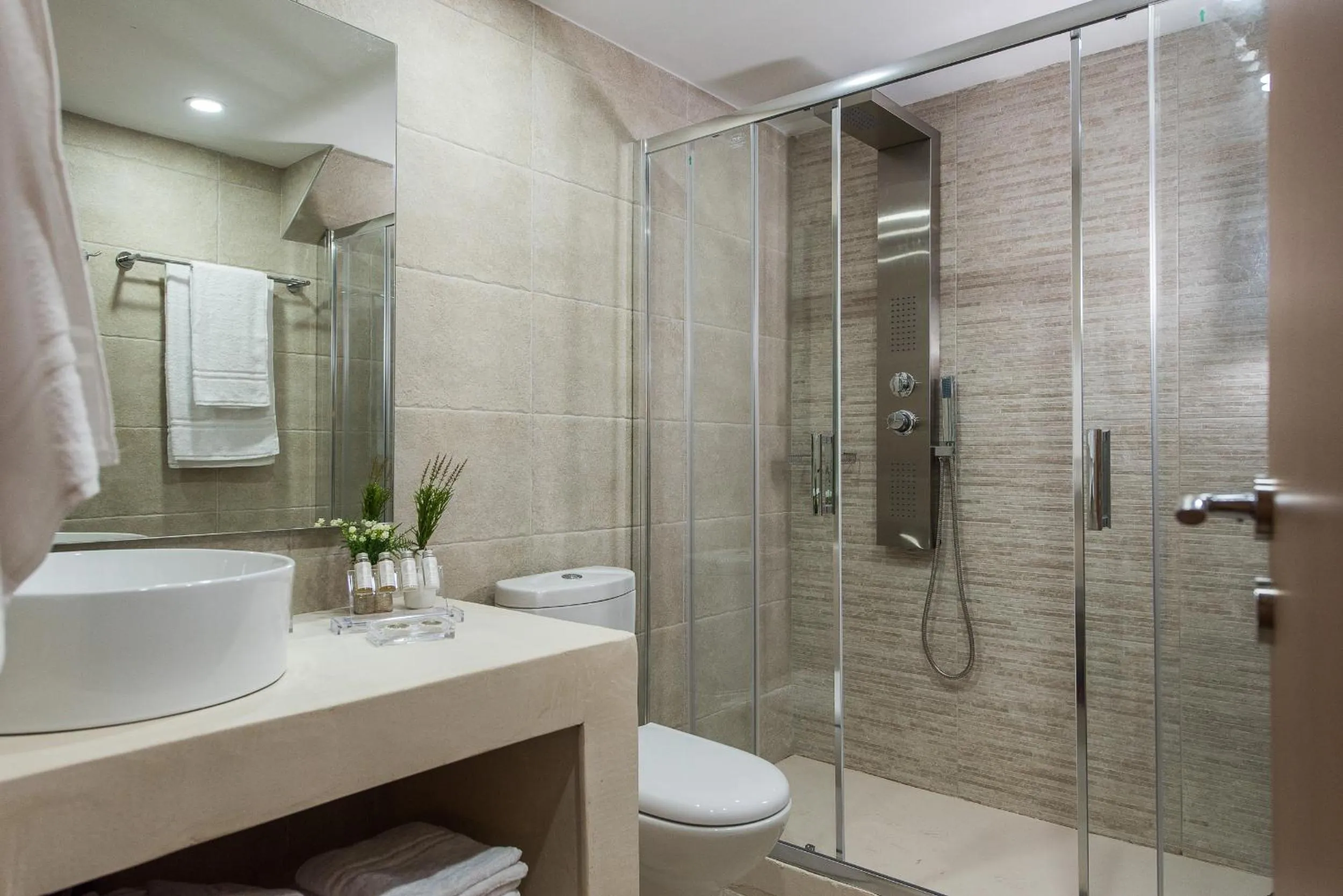 Bathroom in Bluebell Luxury Suites