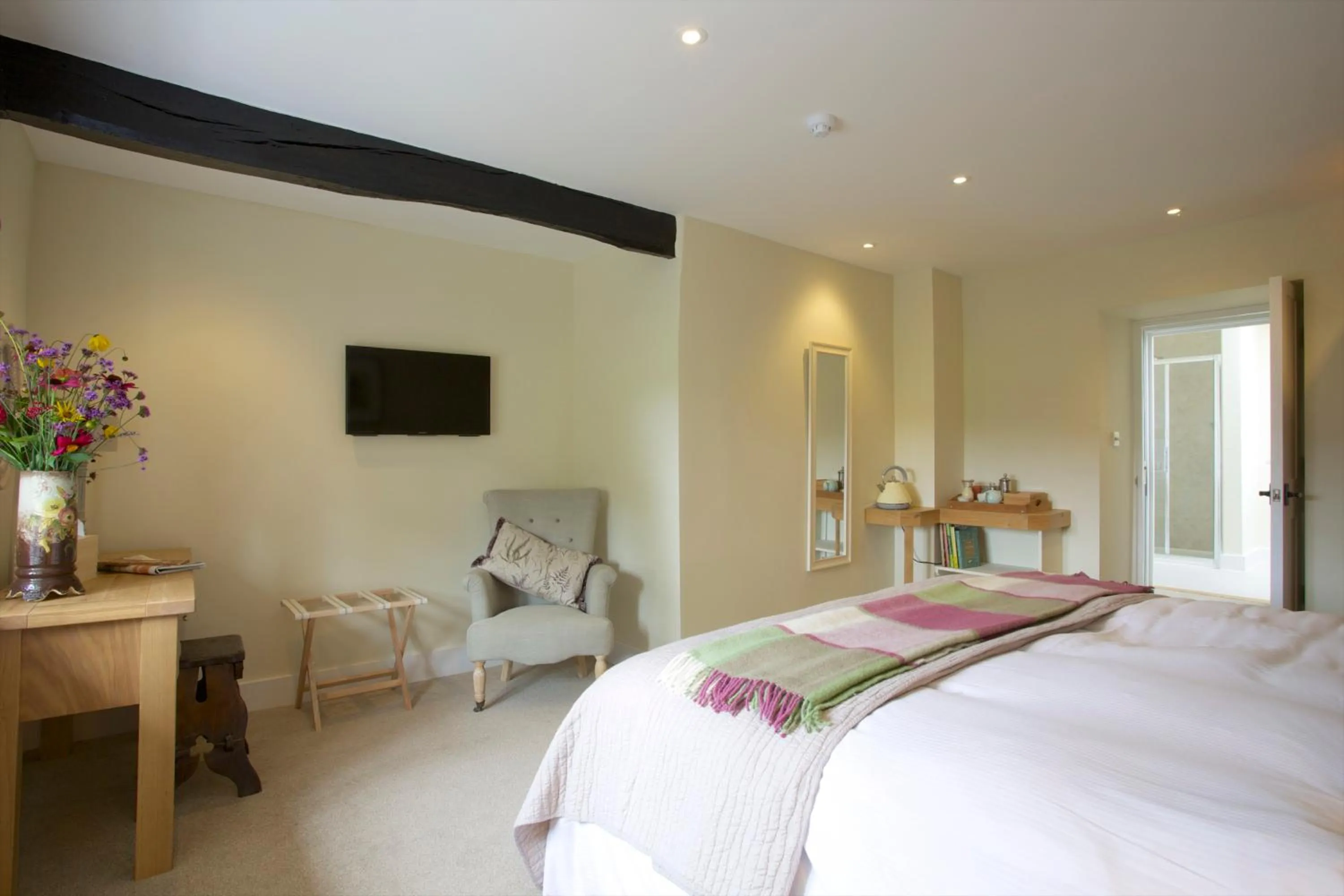 Bedroom, Bed in The Royal Oak