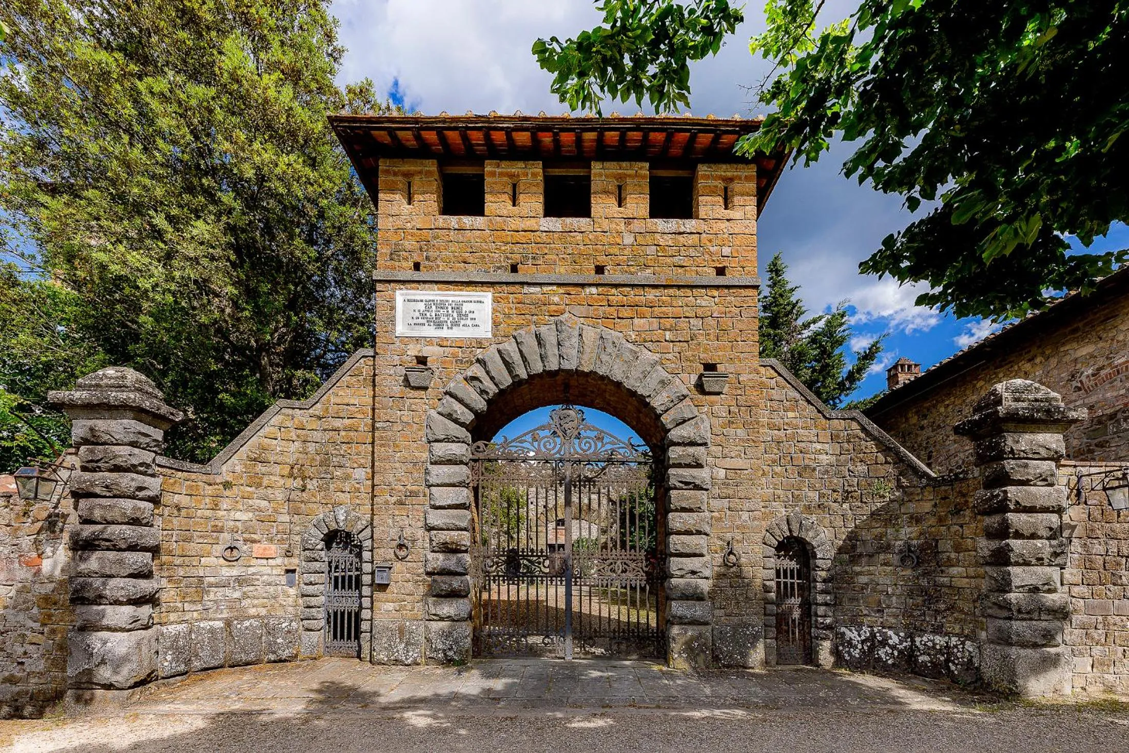 Facade/entrance in Castello di Cafaggio