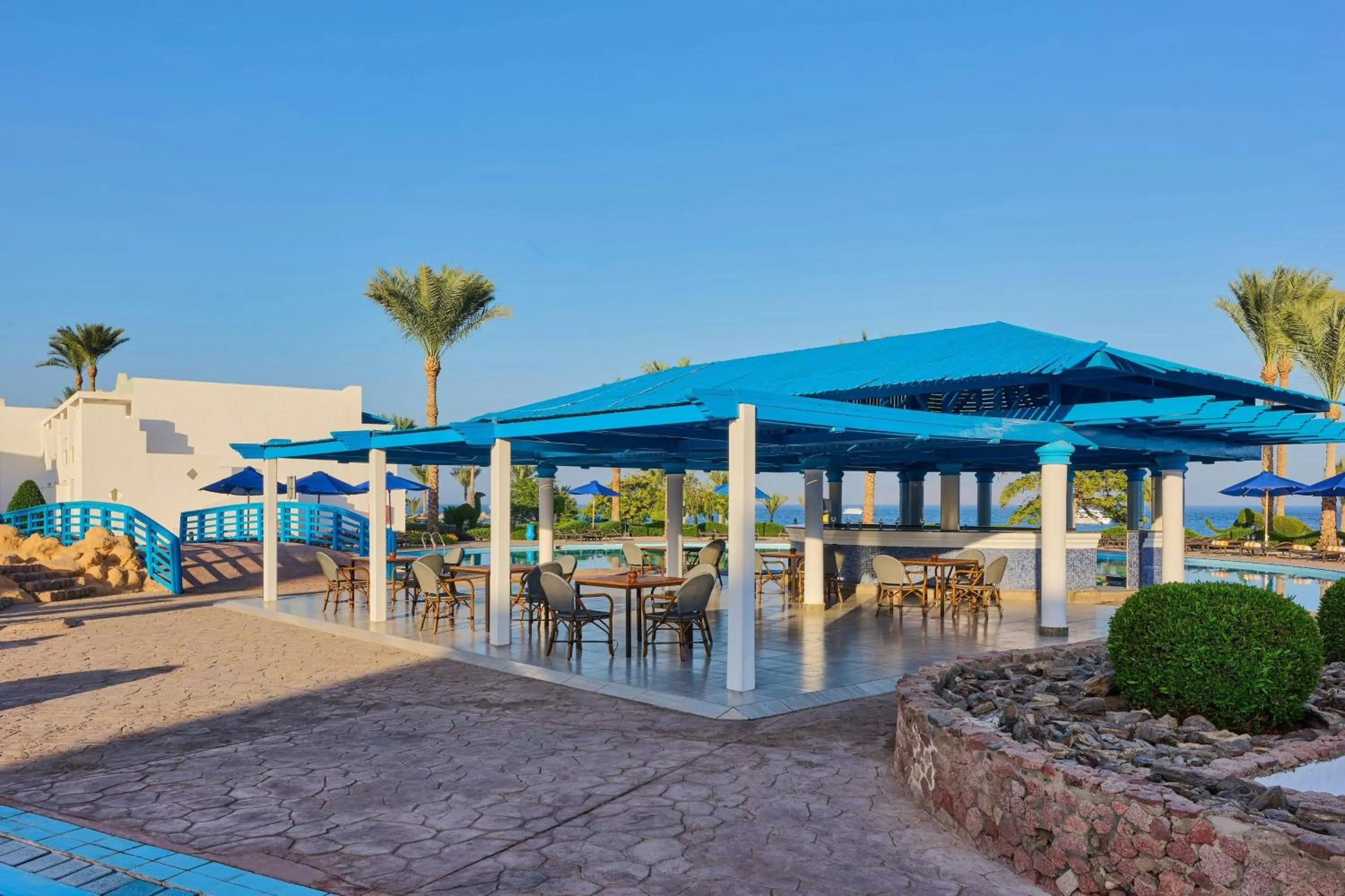 Lounge or bar in Renaissance Sharm El Sheikh Golden View Beach Resort