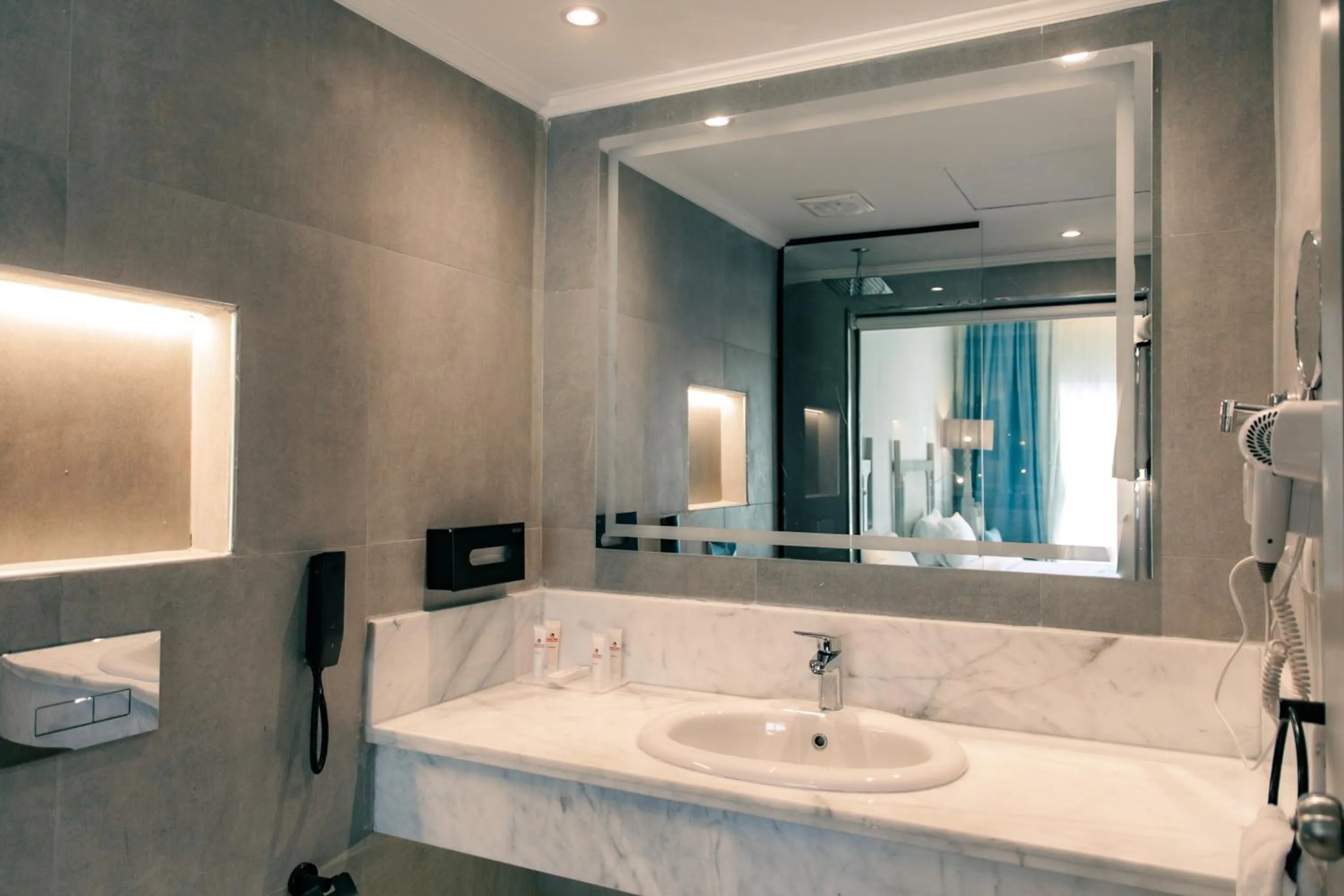 Bathroom in Sunny Days El Palacio Resort & Spa