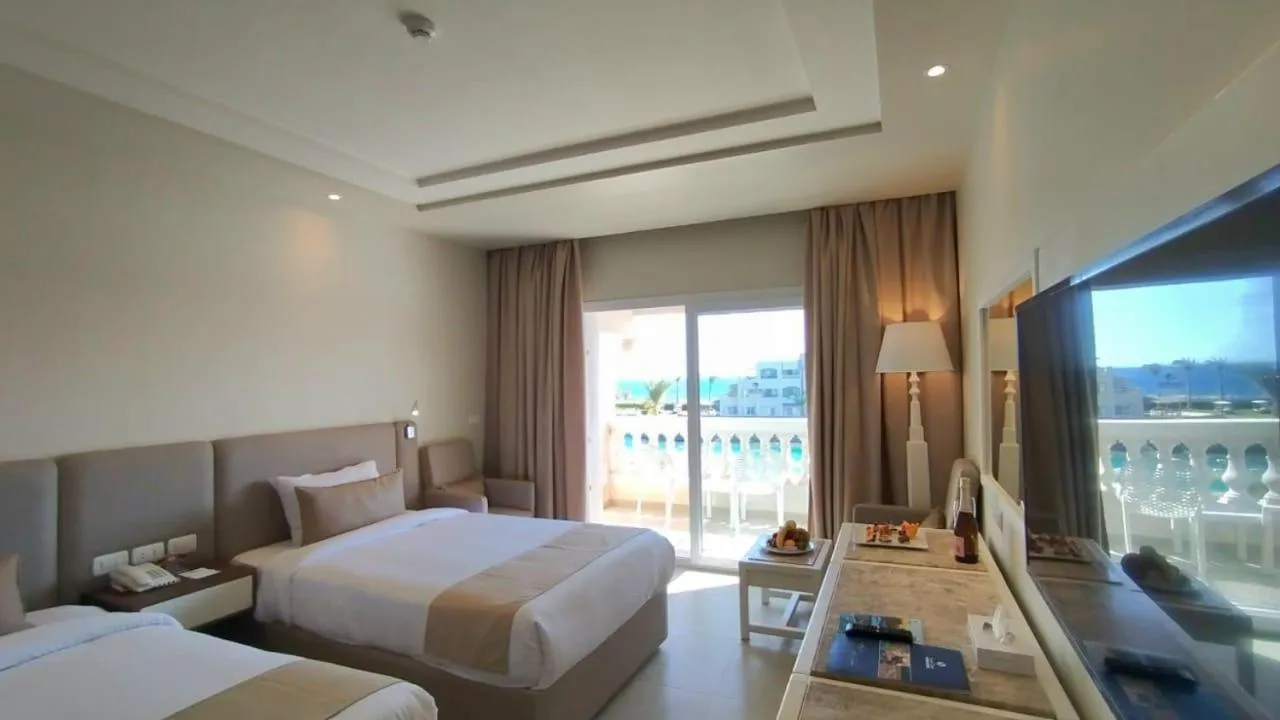 Photo of the whole room, Bed in Sunny Days El Palacio Resort & Spa