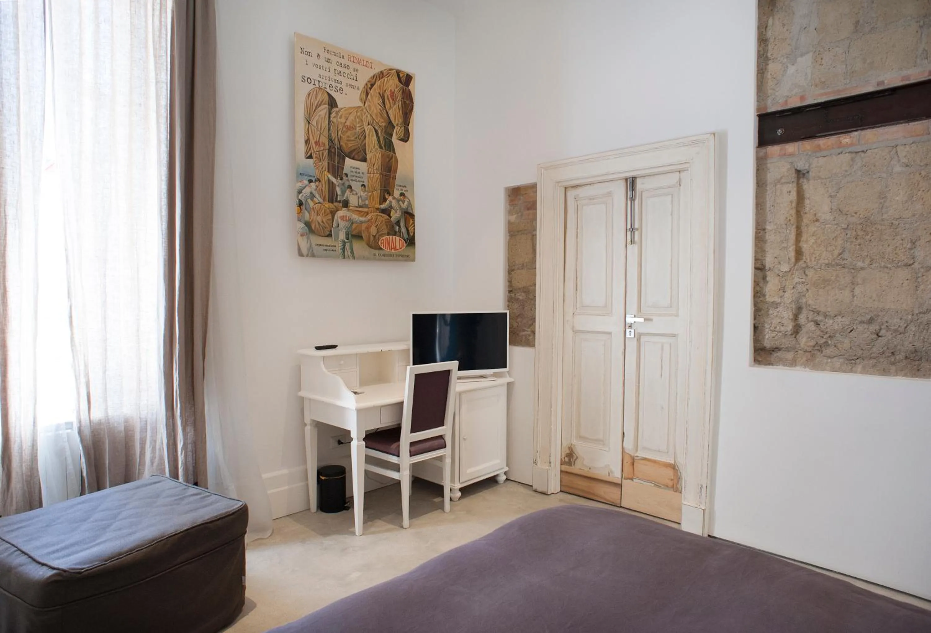 Photo of the whole room, Bed in Belledonne Suite & Gallery