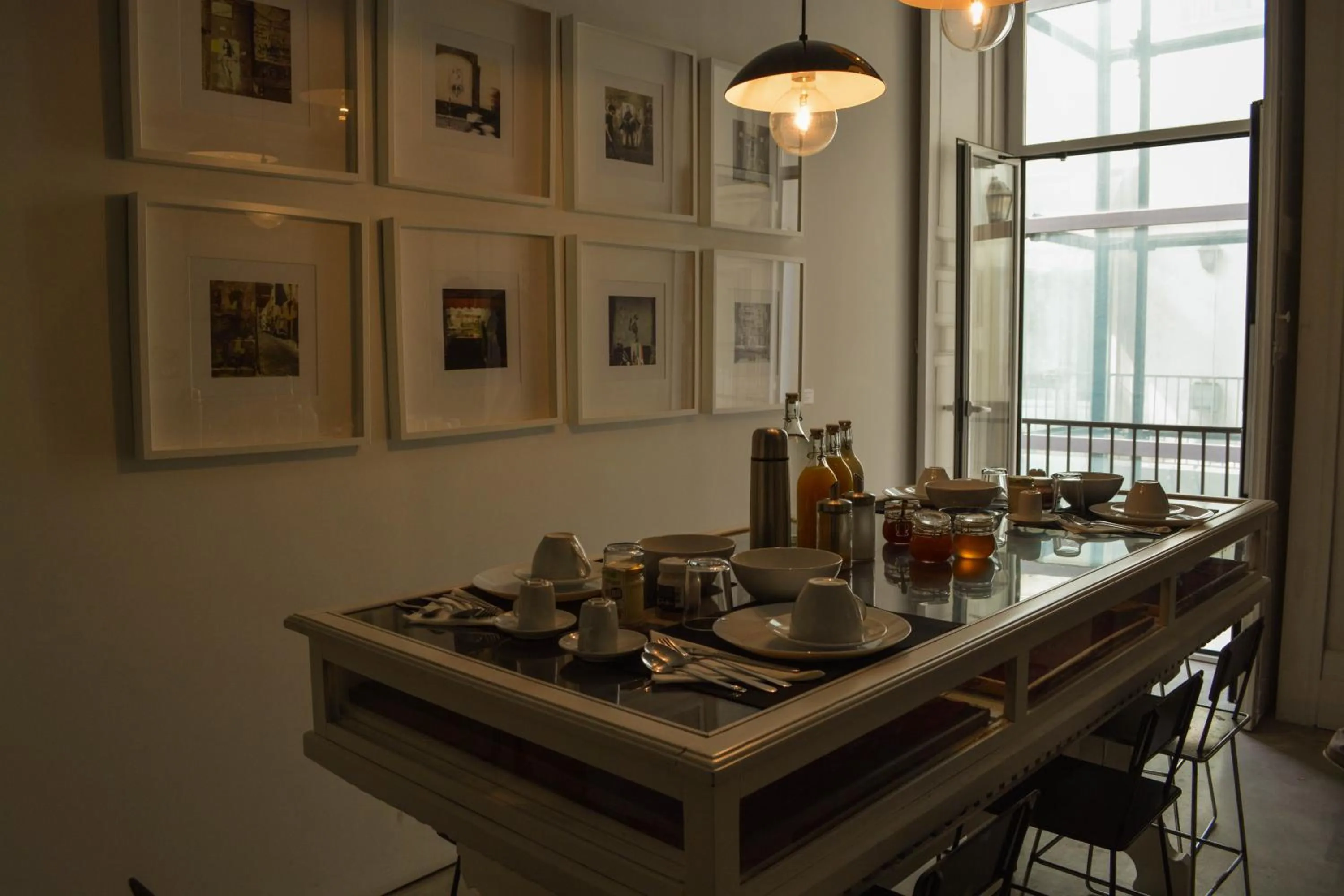 Kitchen or kitchenette in Belledonne Suite & Gallery