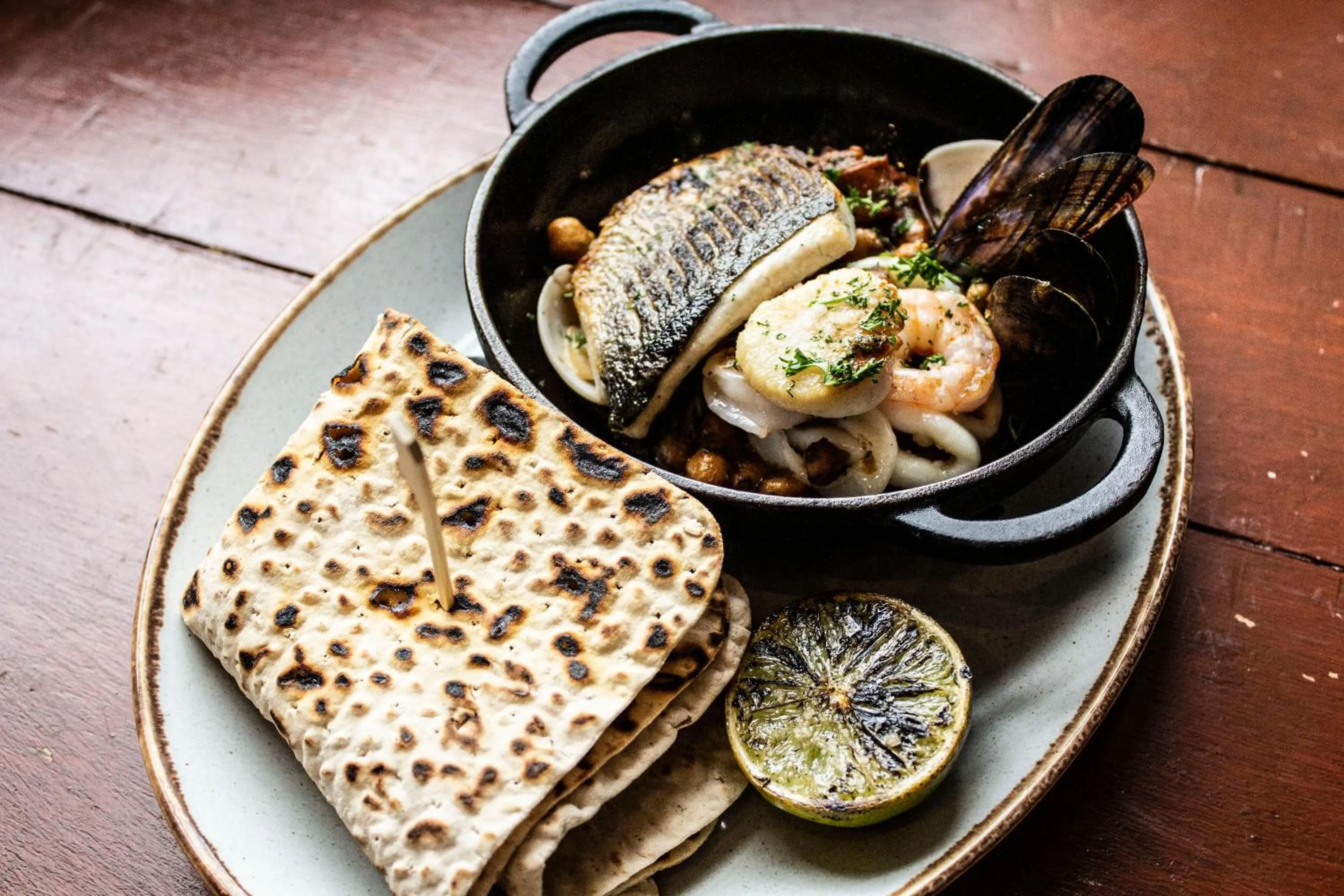 Restaurant/places to eat in The Royal Hotel