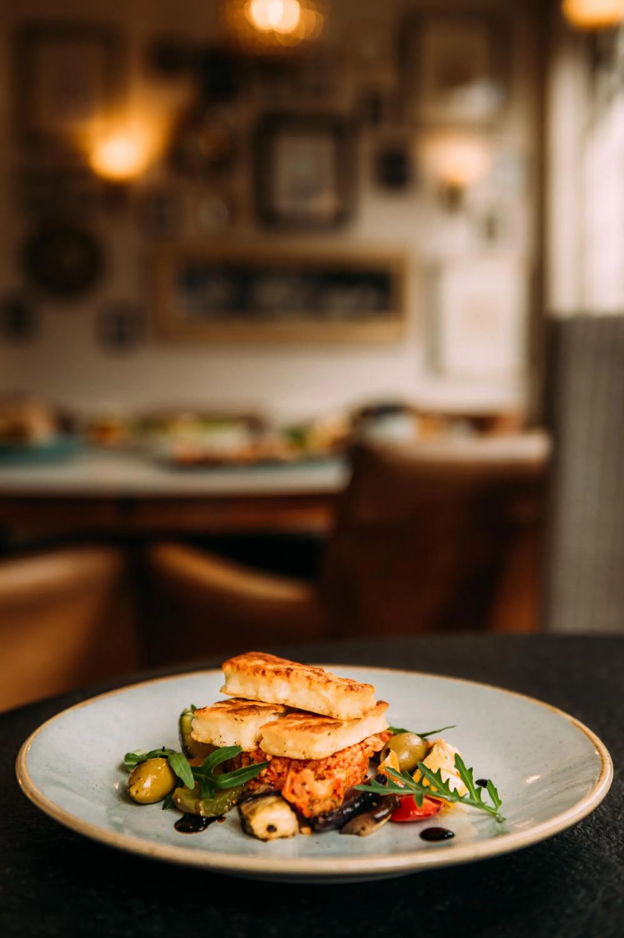 Restaurant/places to eat in The Royal Hotel