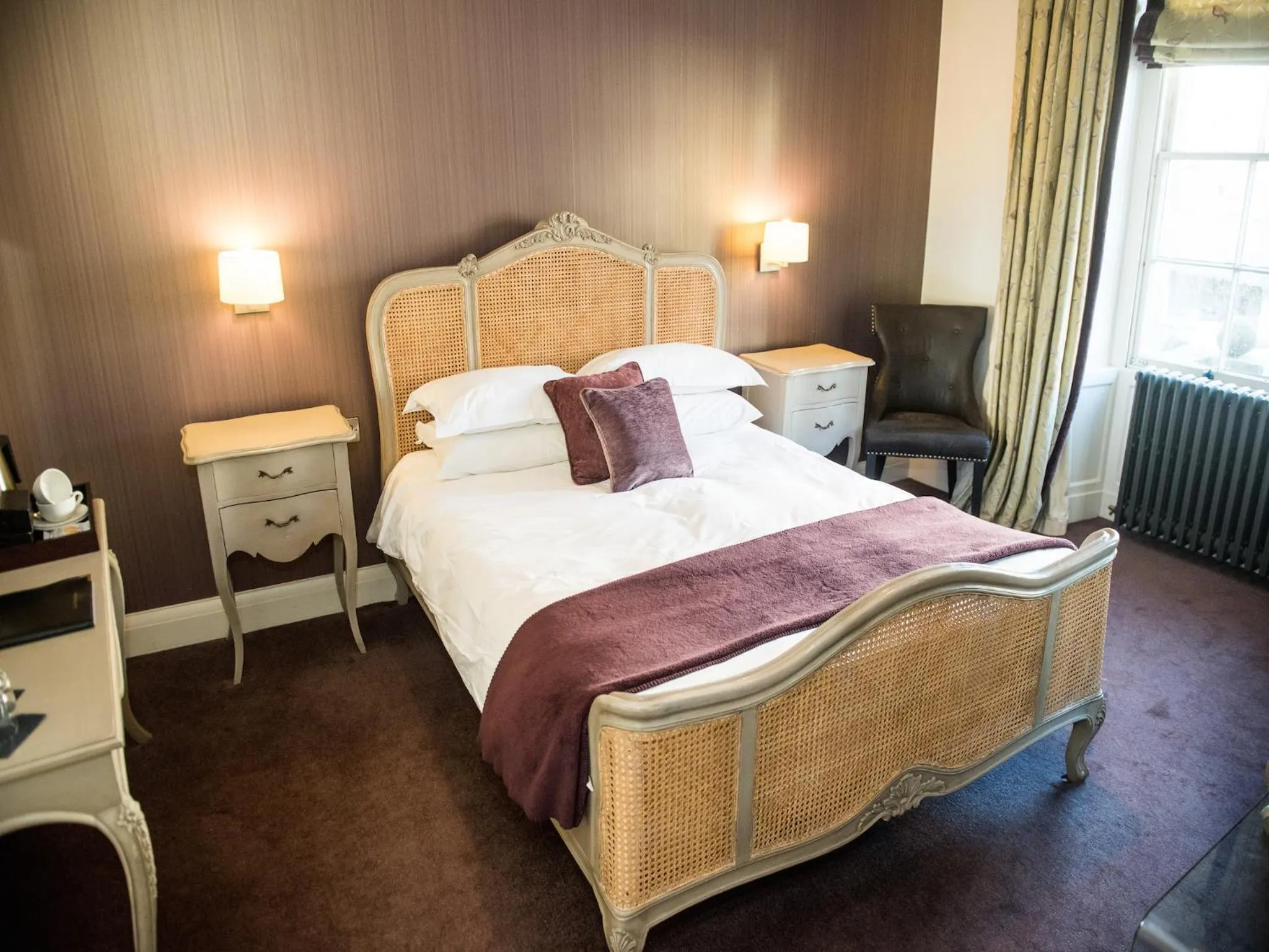 Bedroom, Bed in The Royal Hotel