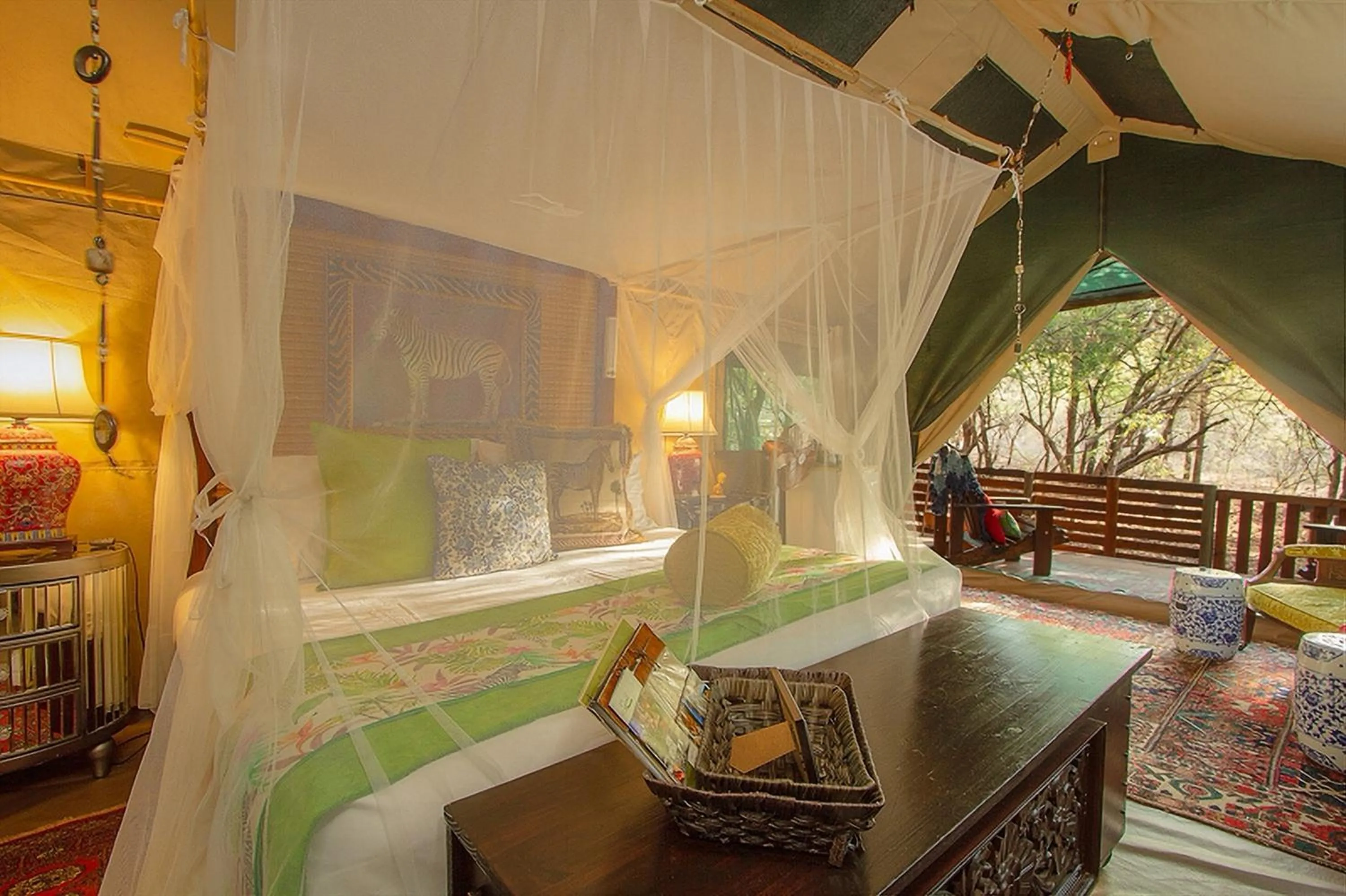 Garden view, Bed in Wielewaal Bush Lodge