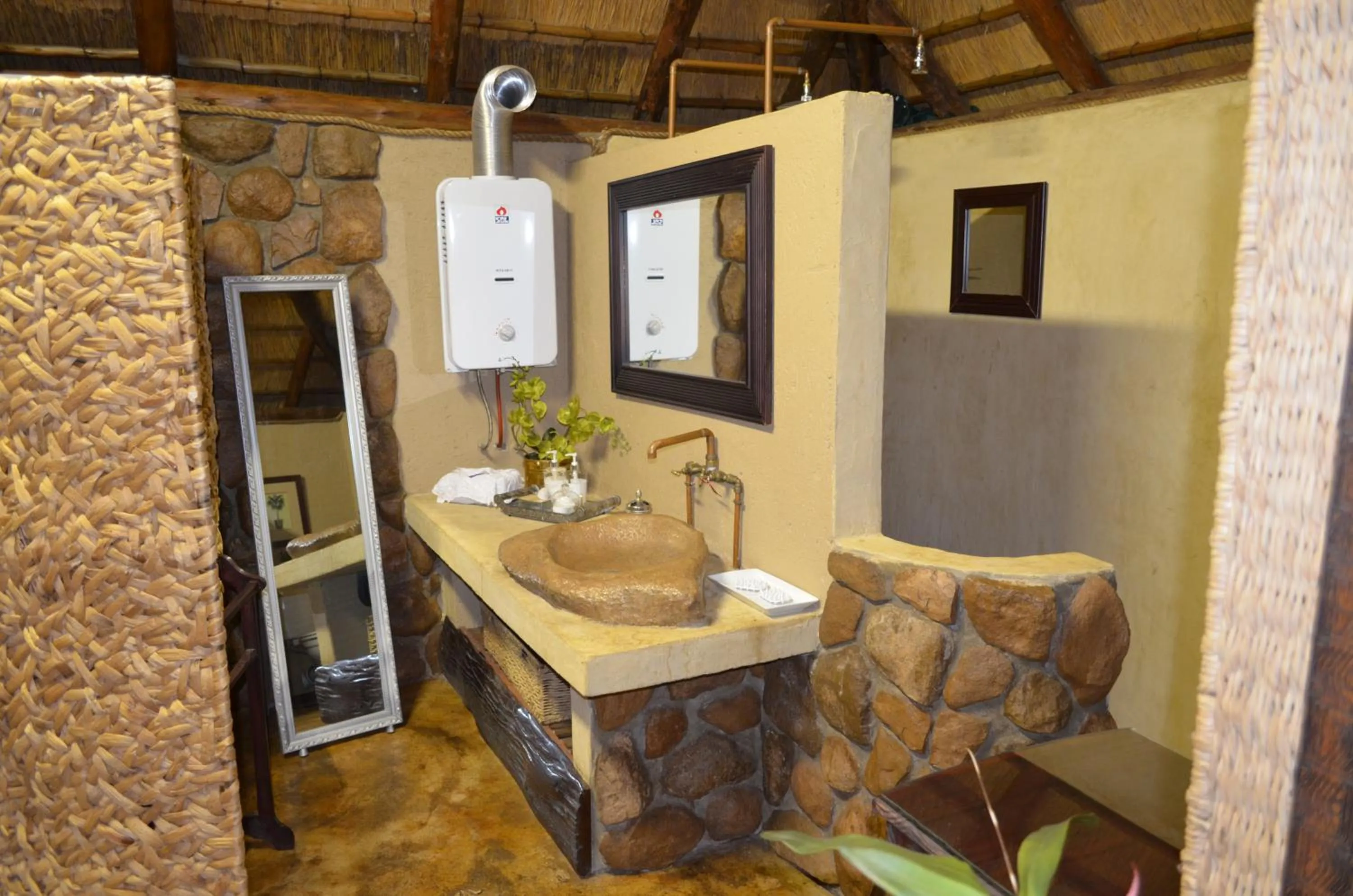 Shower in Wielewaal Bush Lodge