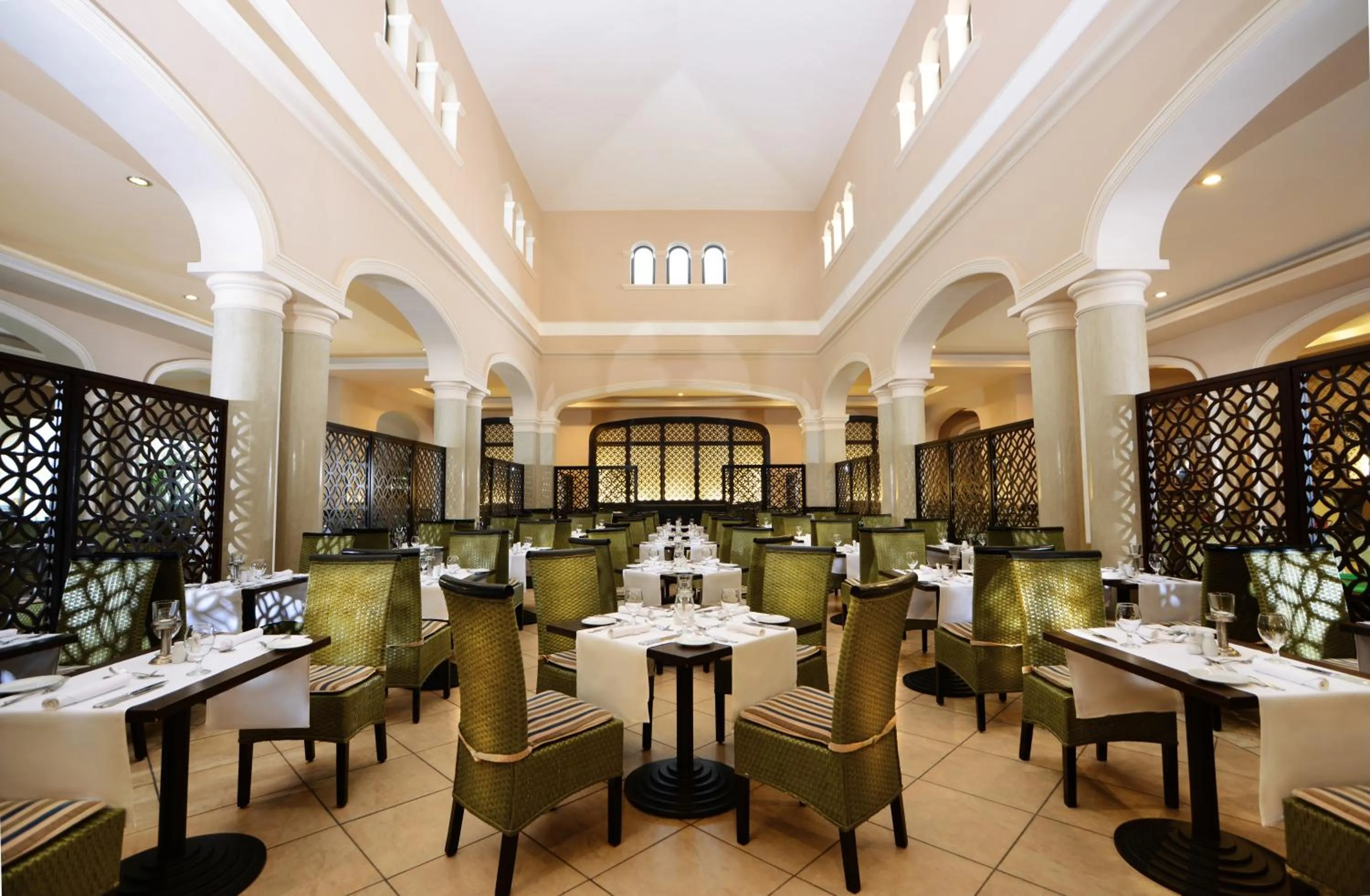 Restaurant/places to eat in JAZ Aquamarine