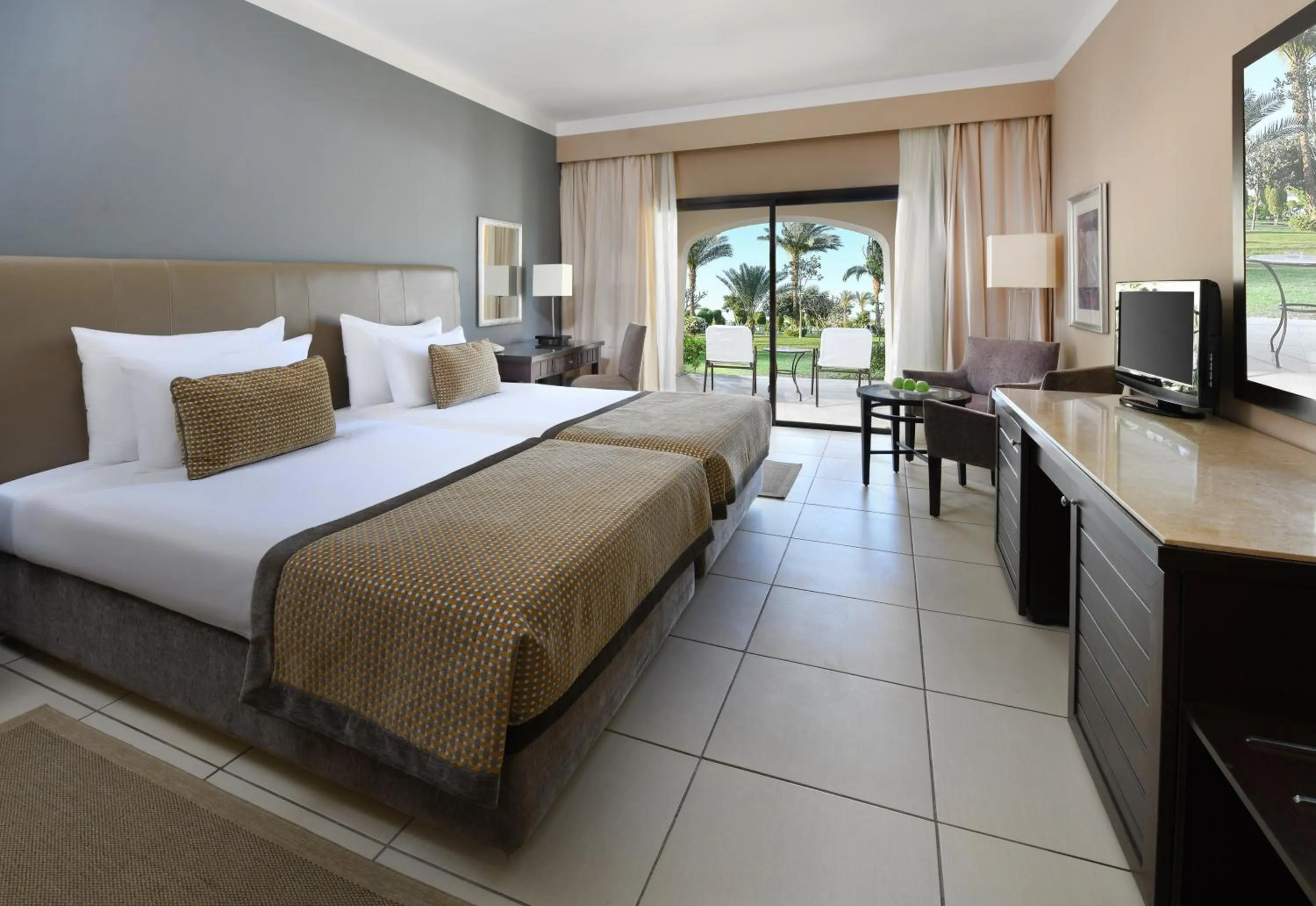 Bedroom, Bed in JAZ Aquamarine