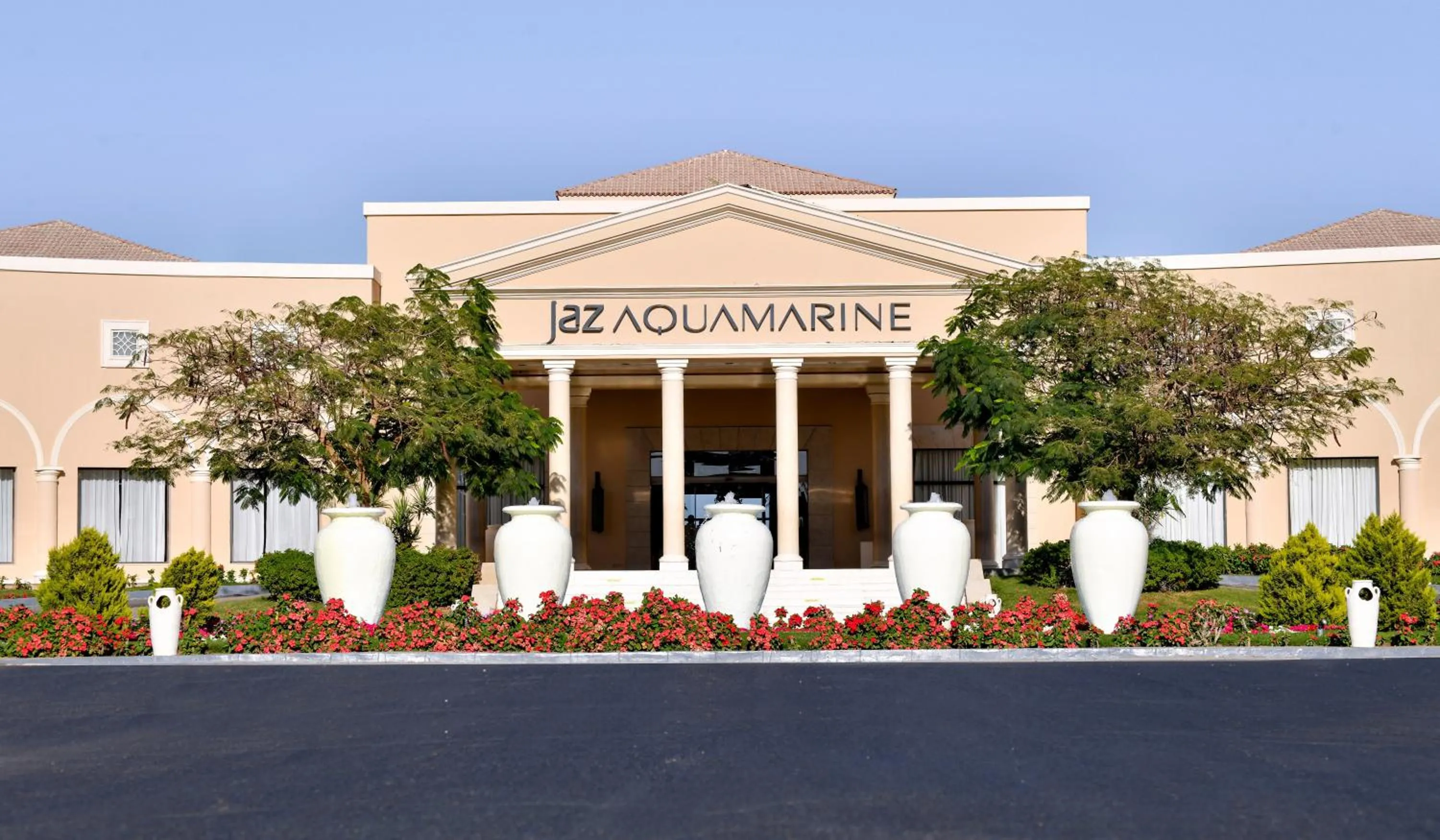 Facade/entrance in JAZ Aquamarine