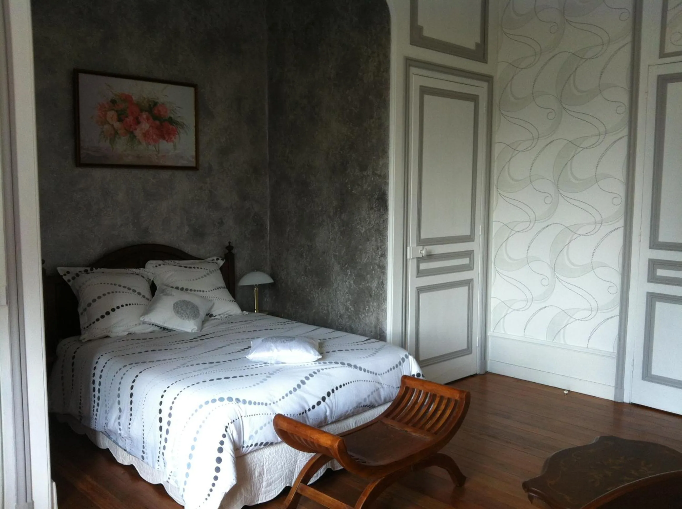 Bedroom, Bed in Château des marronniers