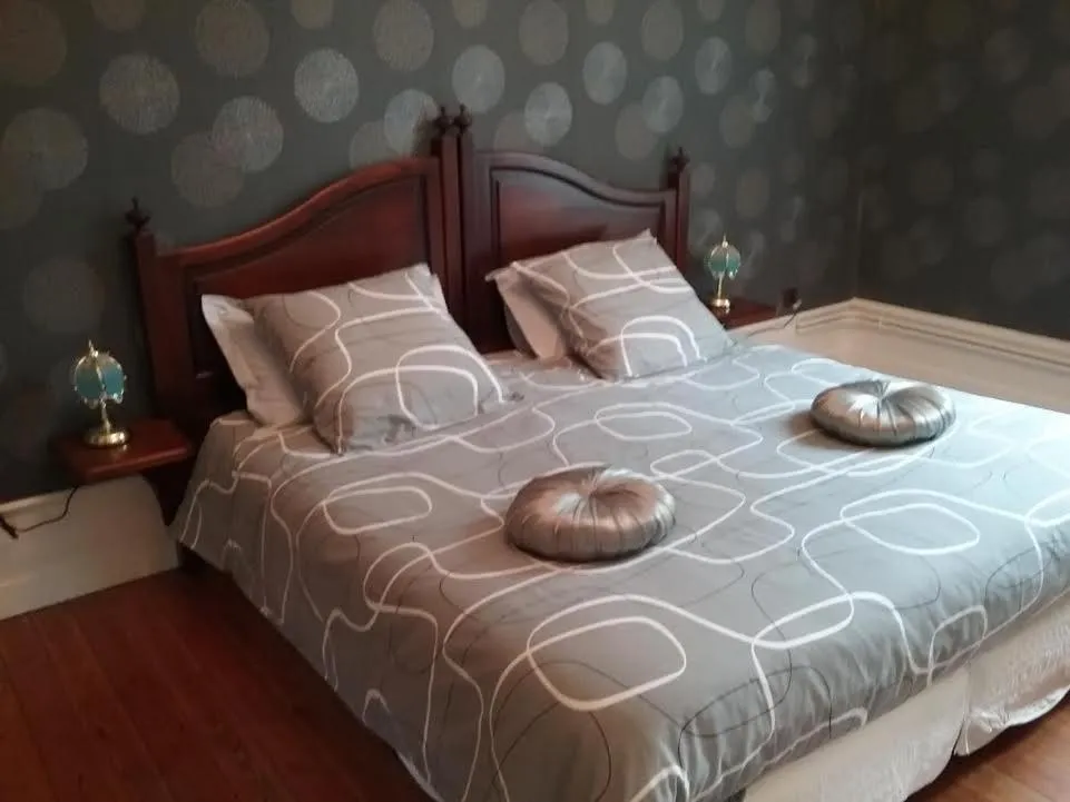 Bedroom, Bed in Château des marronniers