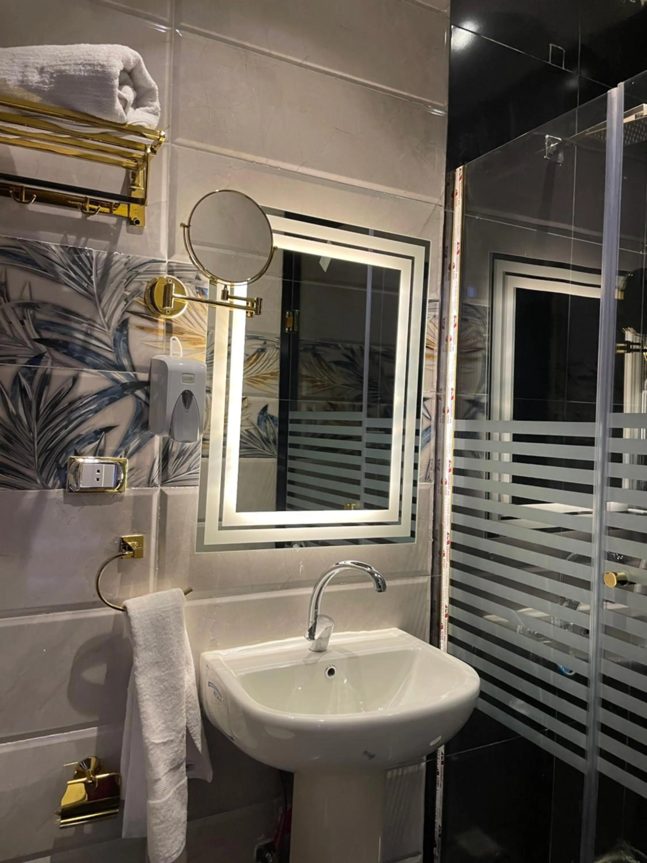 Bathroom in Cairo Inn