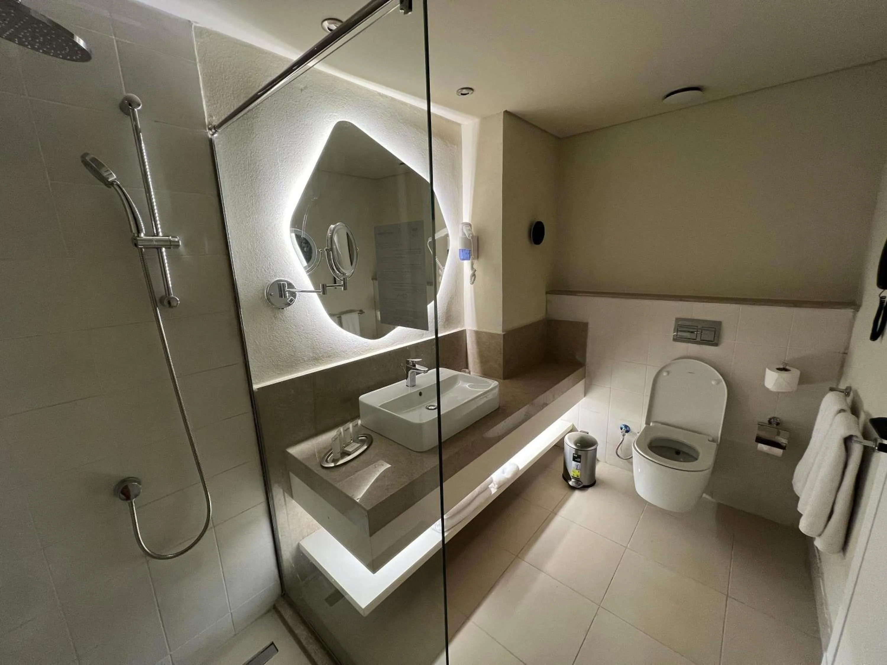 Shower in Naama Bay Promenade Beach Resort Managed By Accor