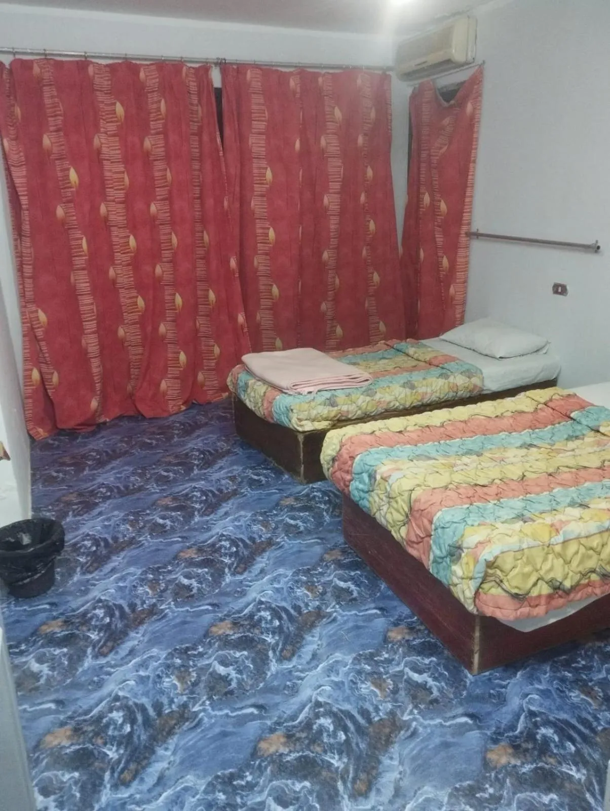 Photo of the whole room, Bed in Arabesque Hotel