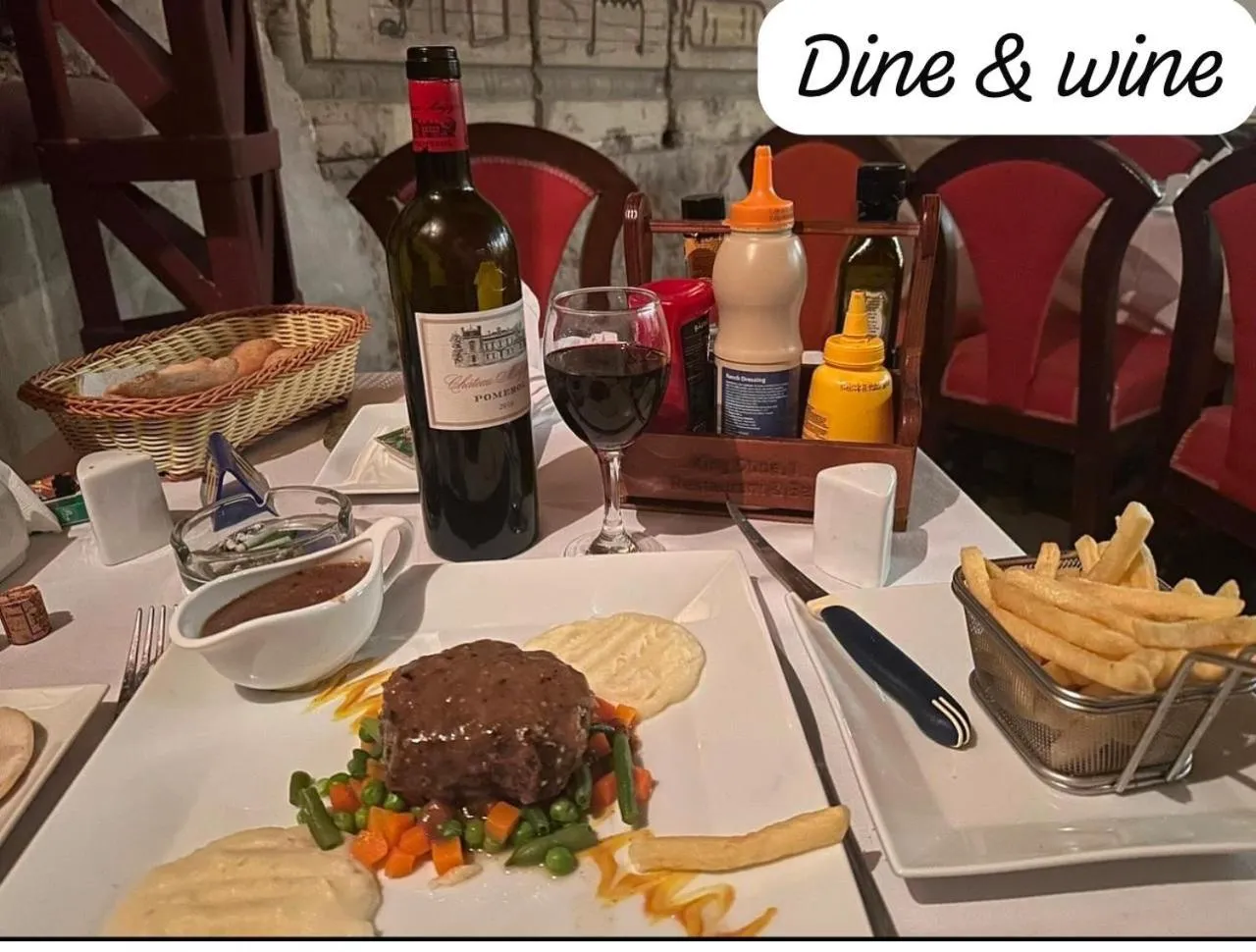 Food in Gaddis Hotel, Suites and Apartments