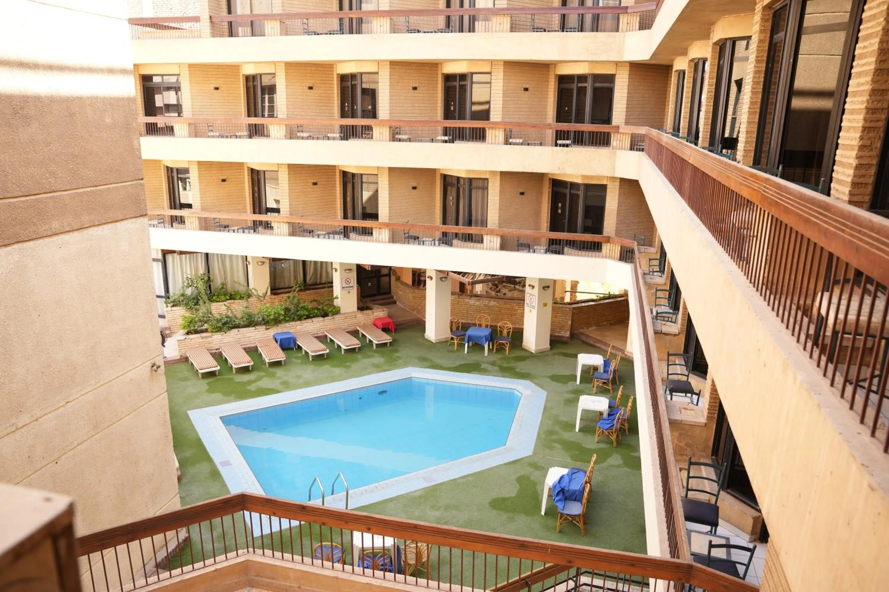 Swimming pool in Gaddis Hotel, Suites and Apartments