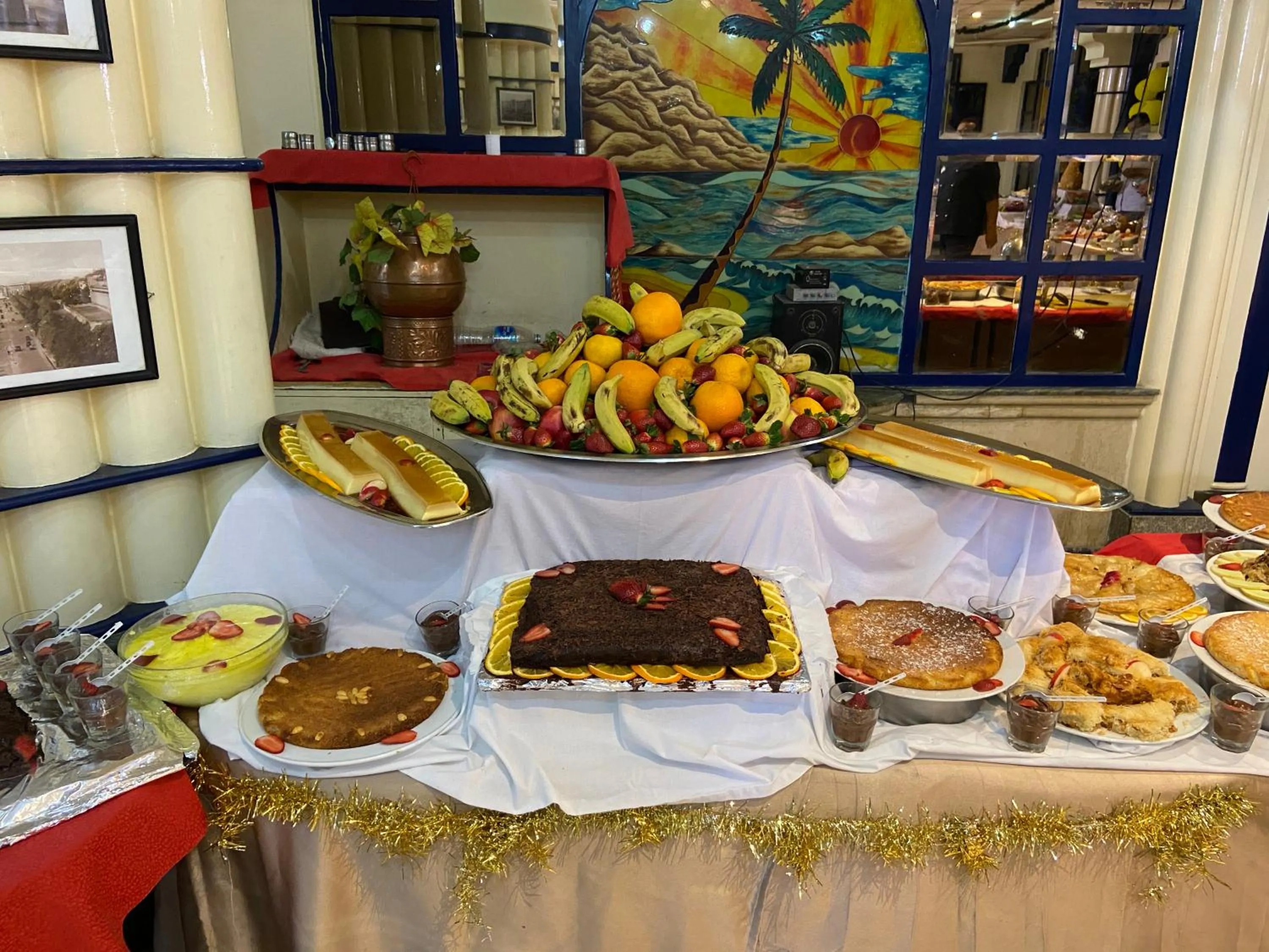 Food in Gaddis Hotel, Suites and Apartments