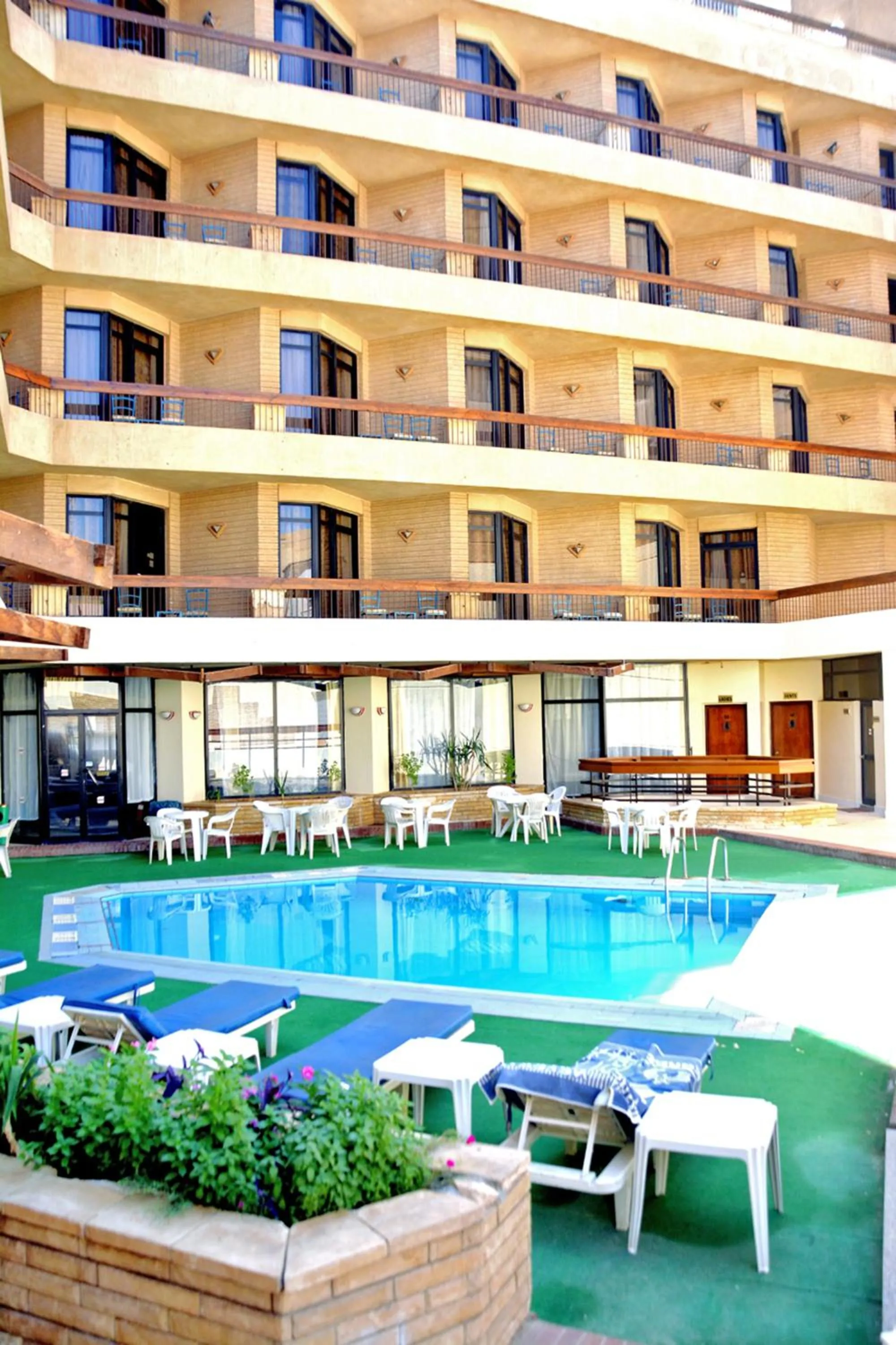 Swimming pool in Gaddis Hotel, Suites and Apartments