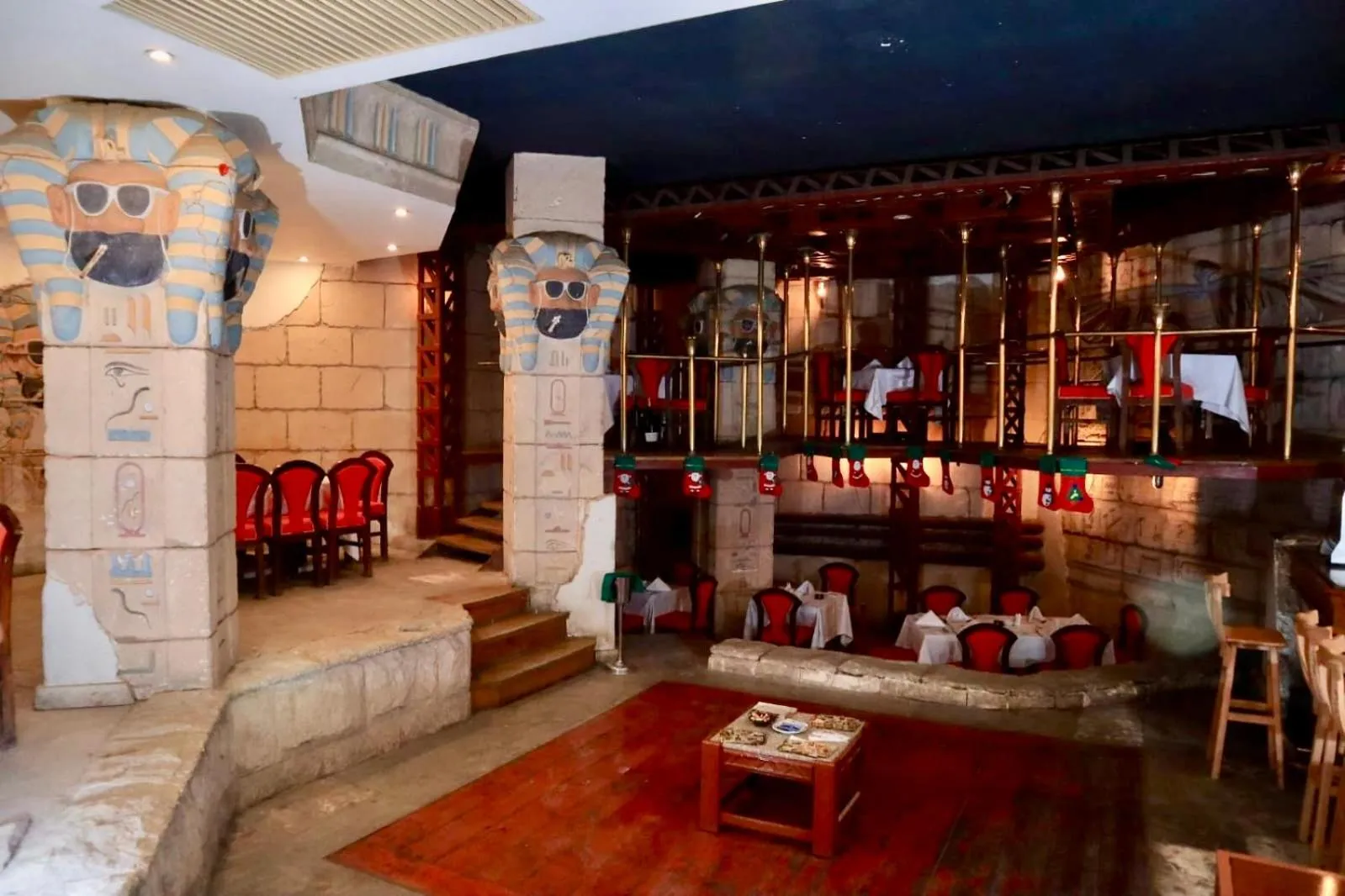 Restaurant/places to eat in Gaddis Hotel, Suites and Apartments