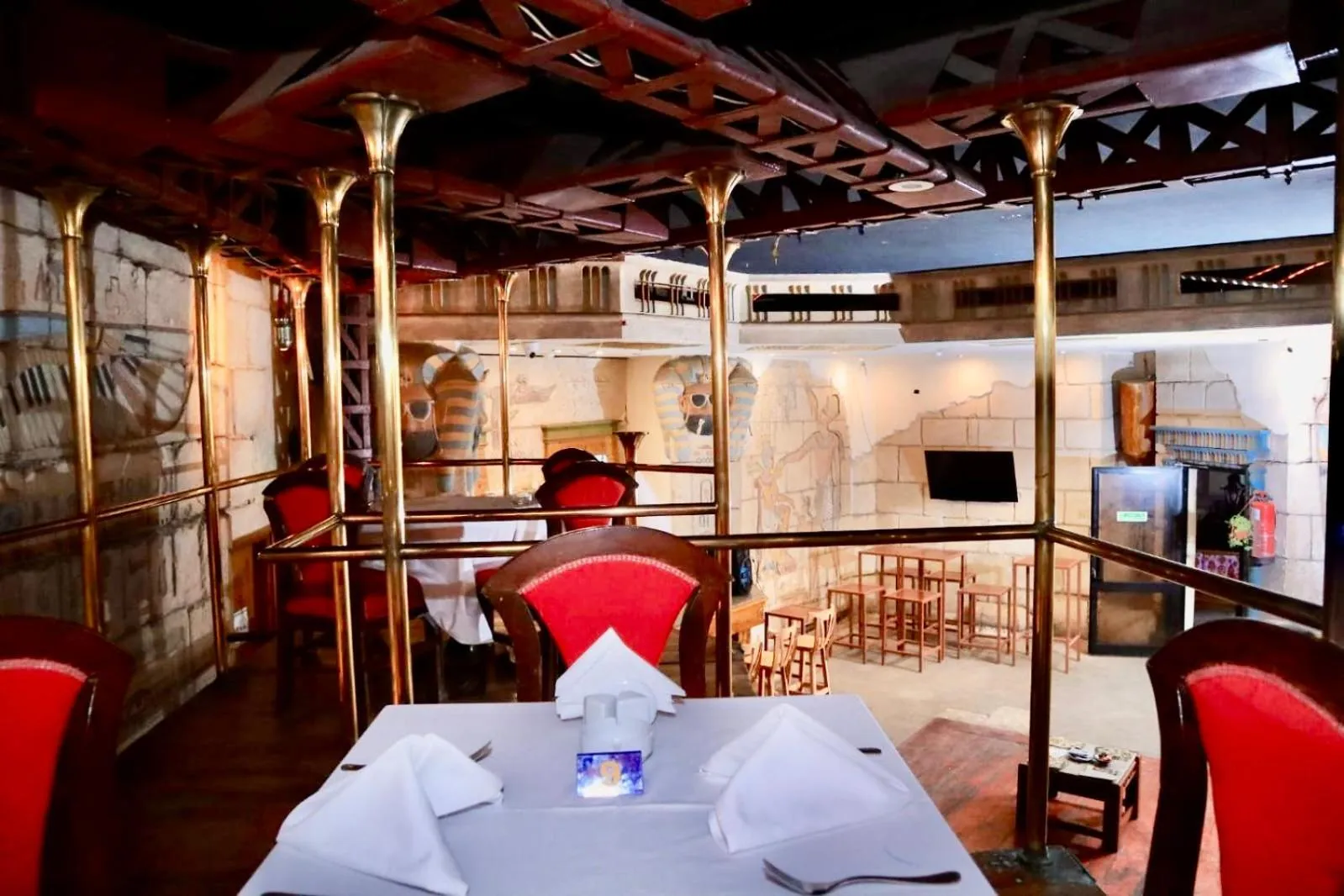 Restaurant/places to eat in Gaddis Hotel, Suites and Apartments