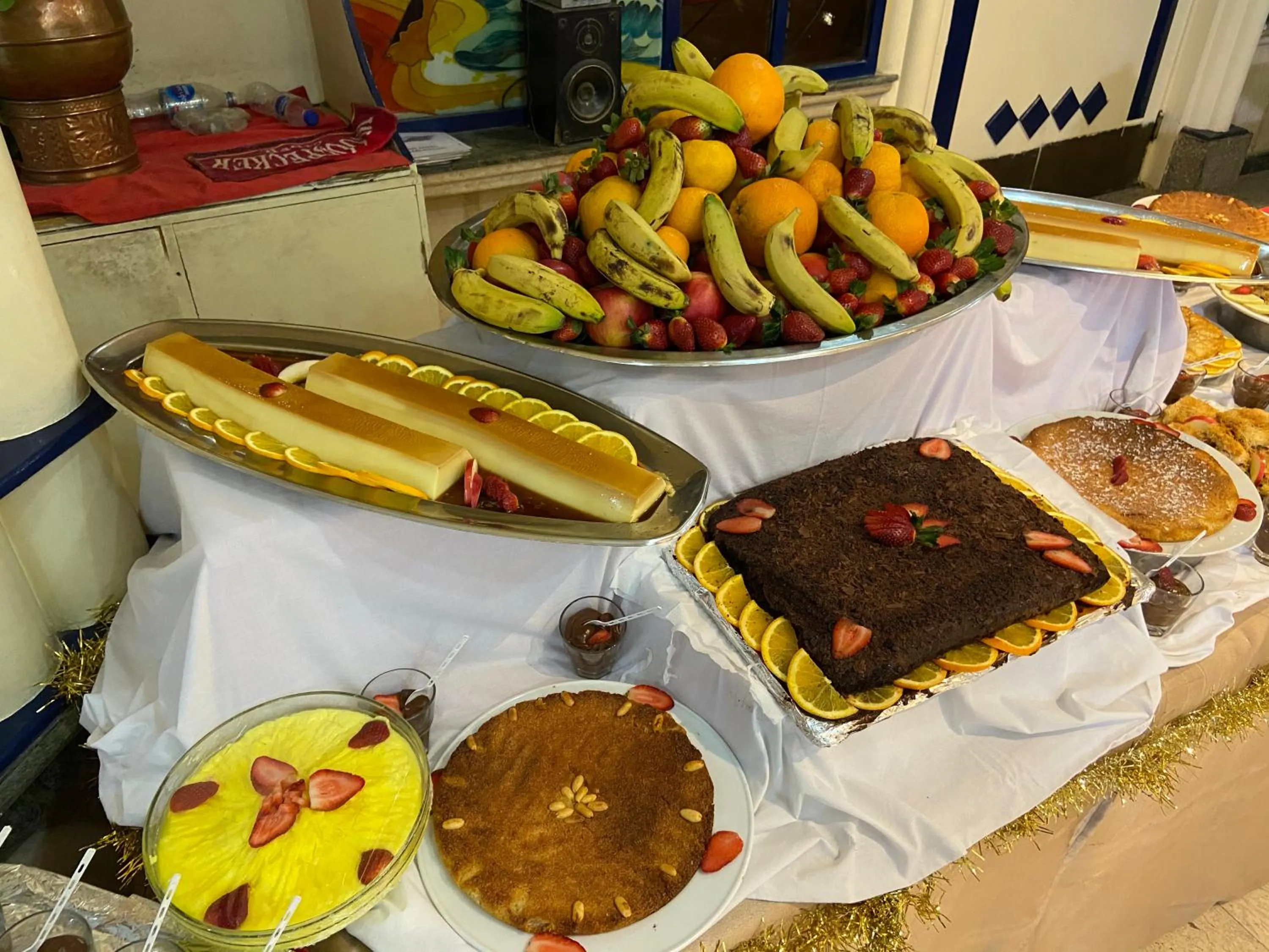 Food in Gaddis Hotel, Suites and Apartments