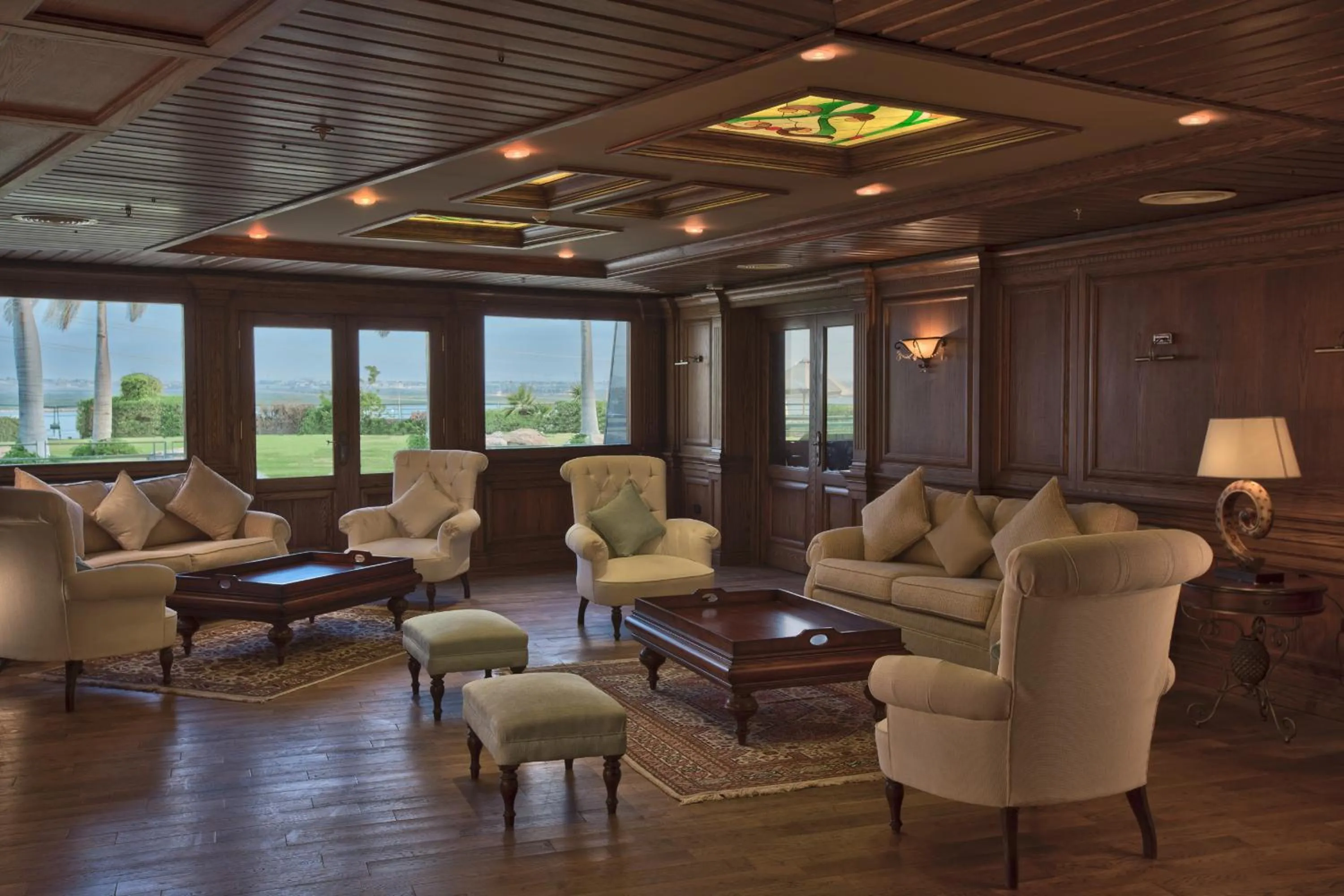 Restaurant/places to eat in Radisson Blu Hotel & Convention Center, Alexandria