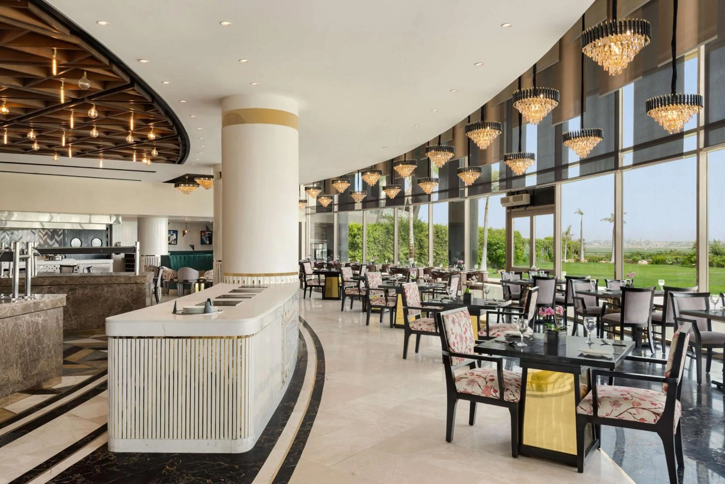 Restaurant/places to eat in Radisson Blu Hotel & Convention Center, Alexandria