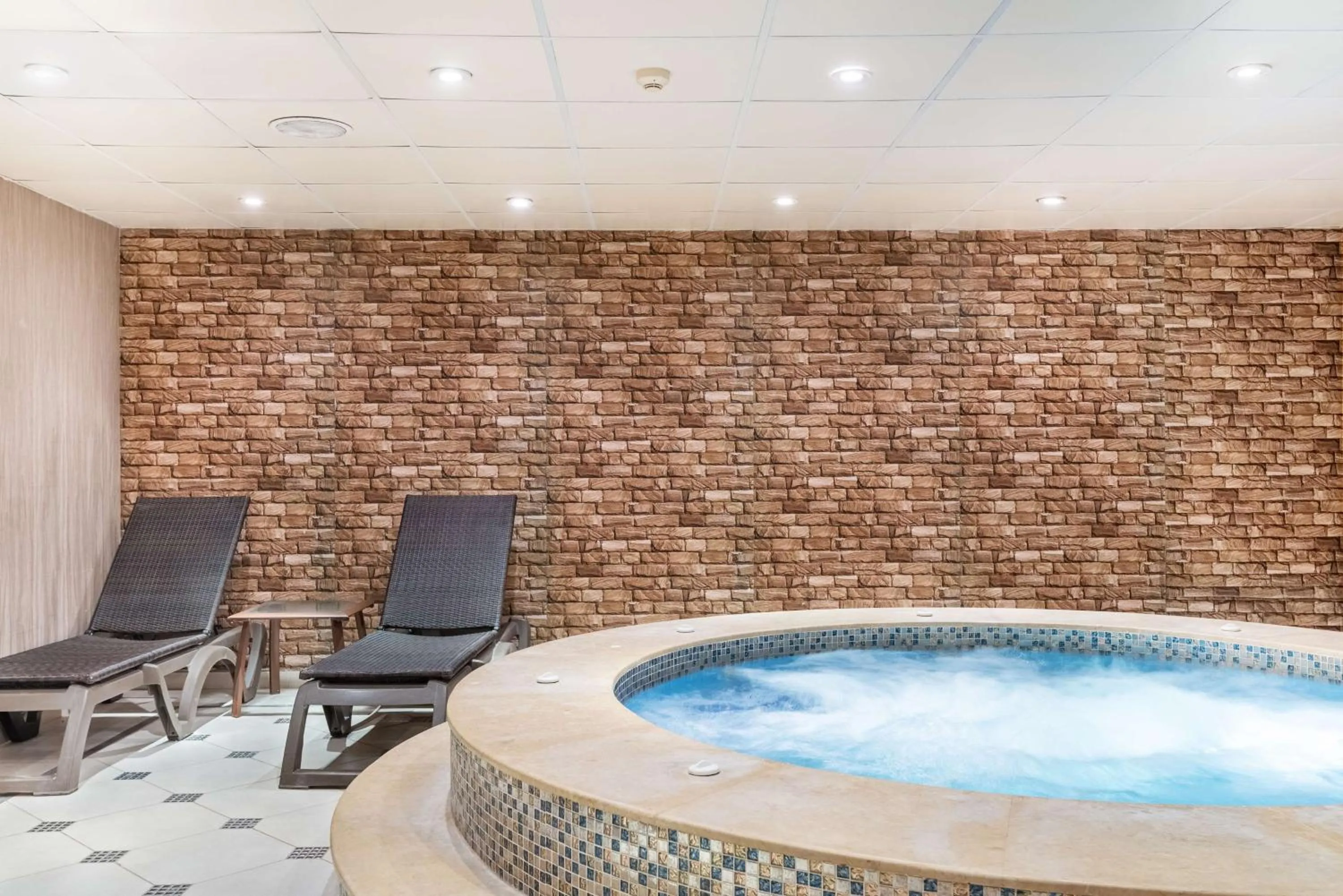 Spa and wellness centre/facilities in Radisson Blu Hotel & Convention Center, Alexandria