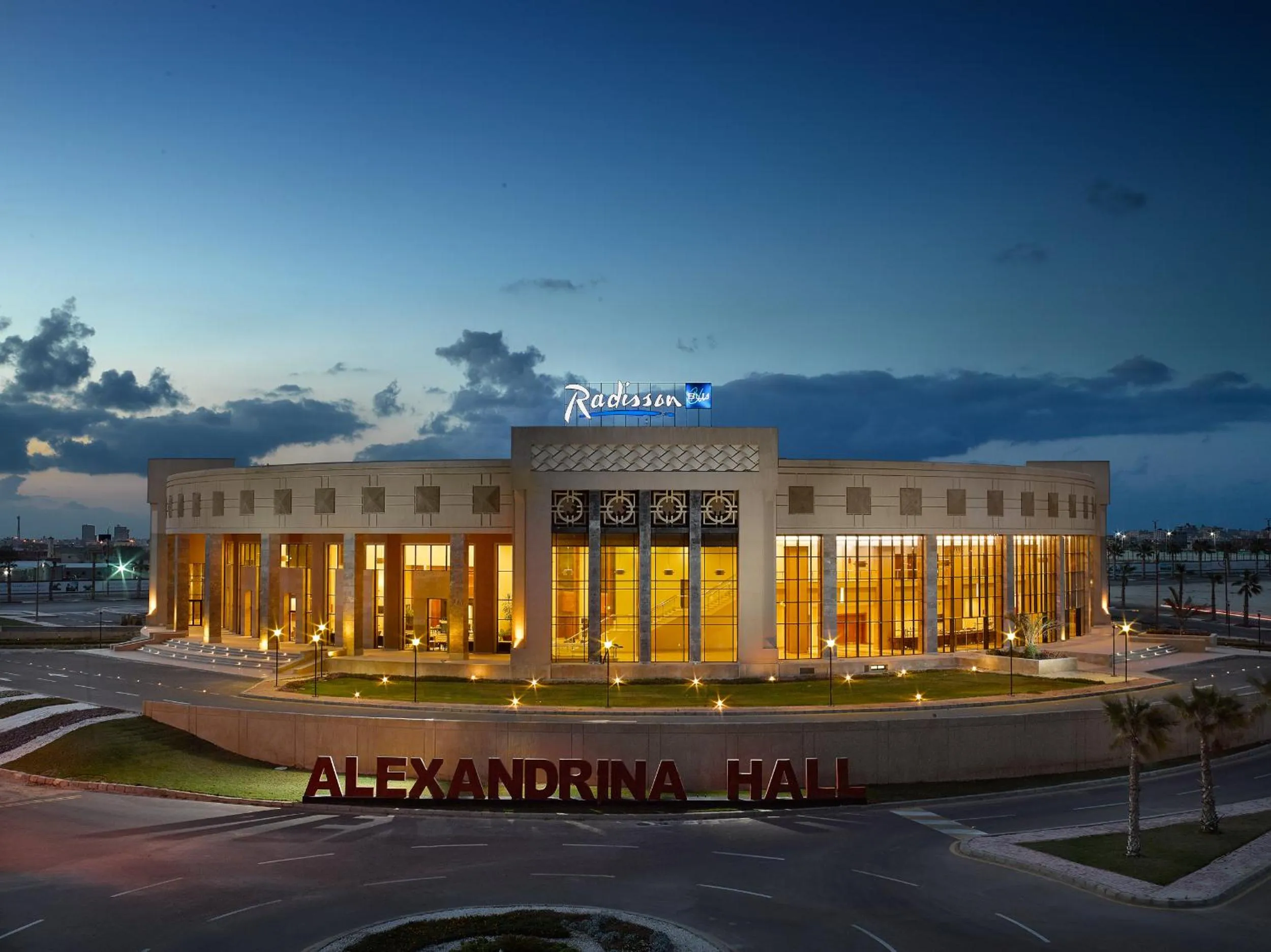 Business facilities in Radisson Blu Hotel & Convention Center, Alexandria