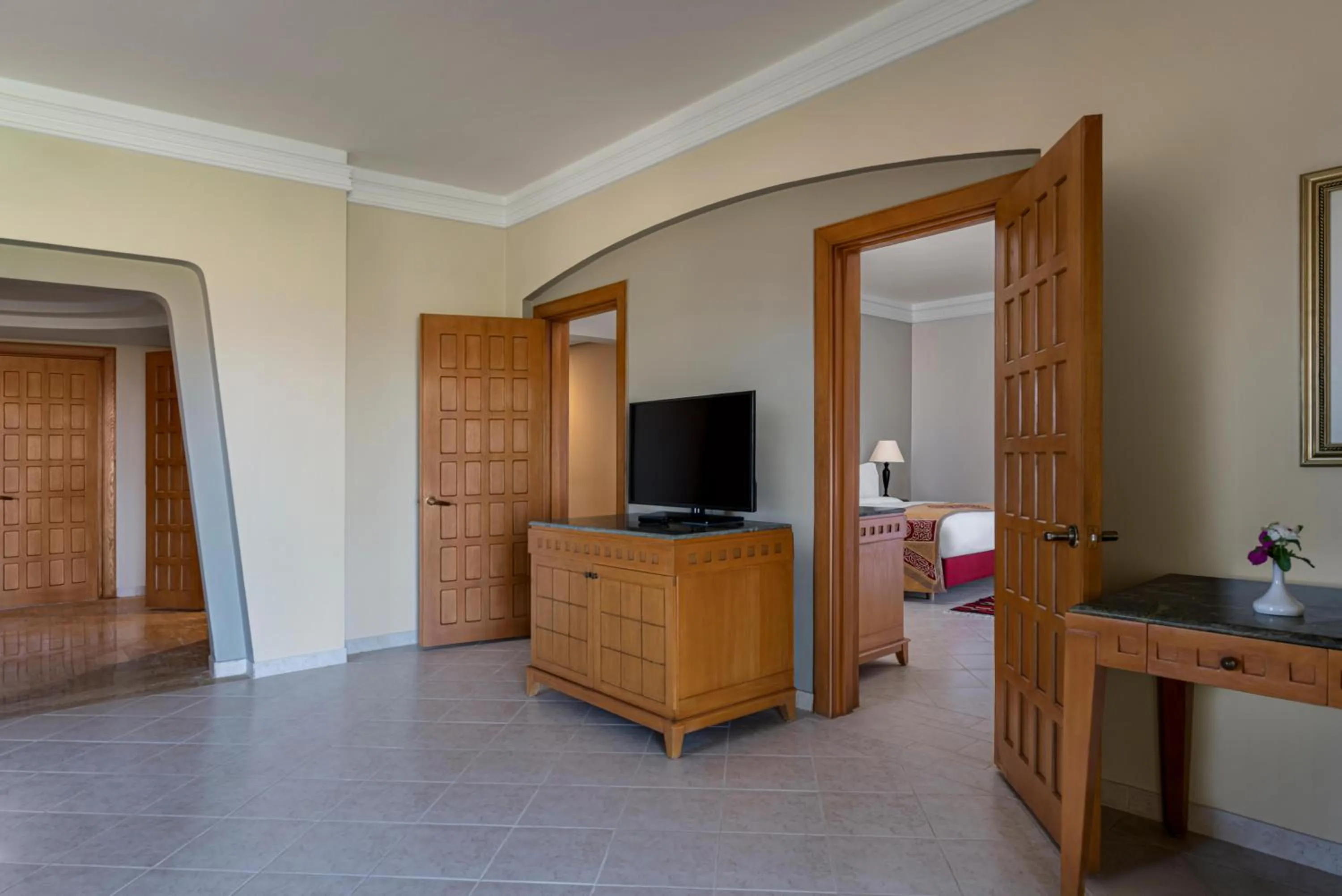 Photo of the whole room in The Bayview Taba Heights Resort