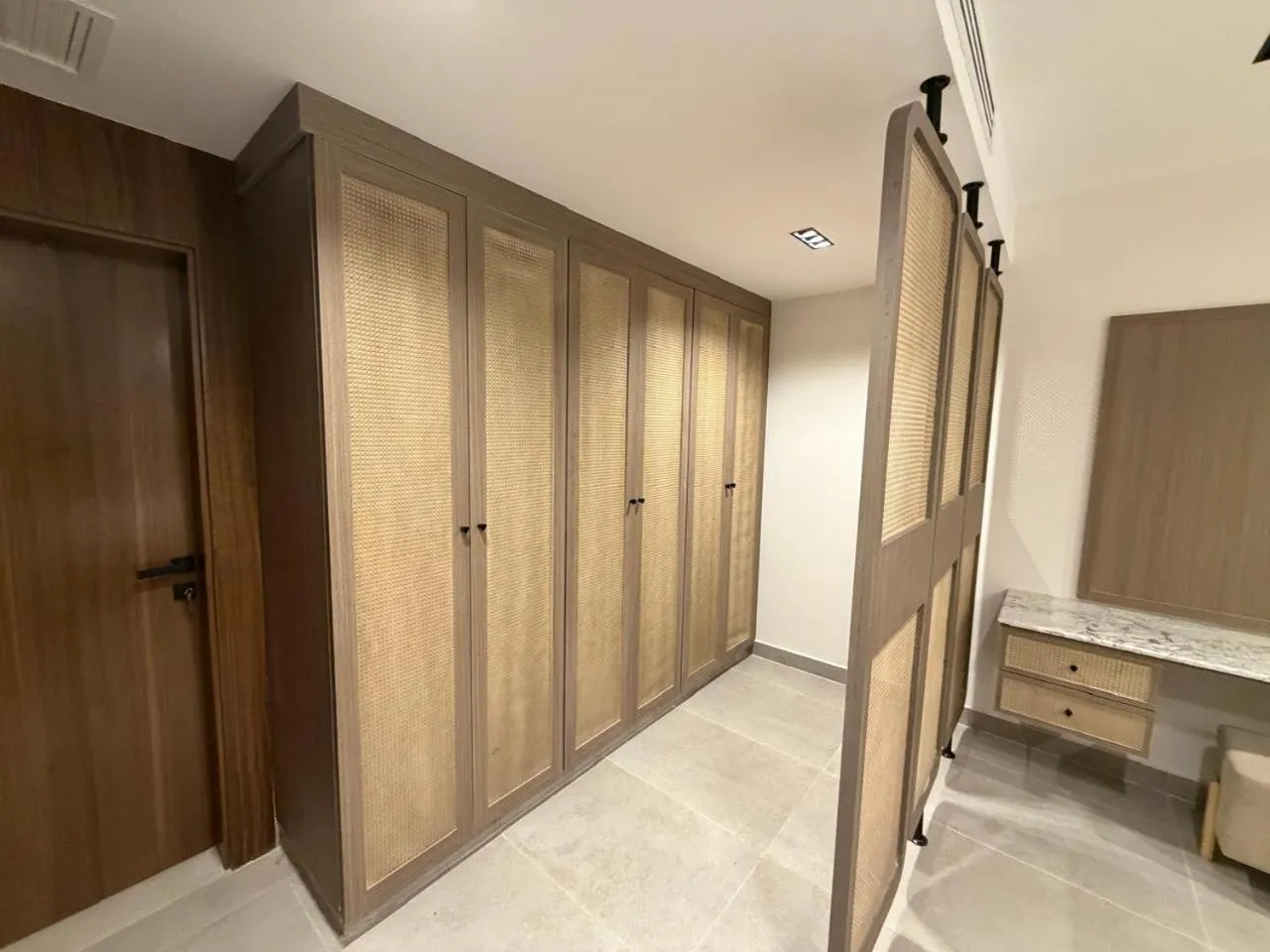 wardrobe in Sunny Days Palma De Mirette Resort & Spa