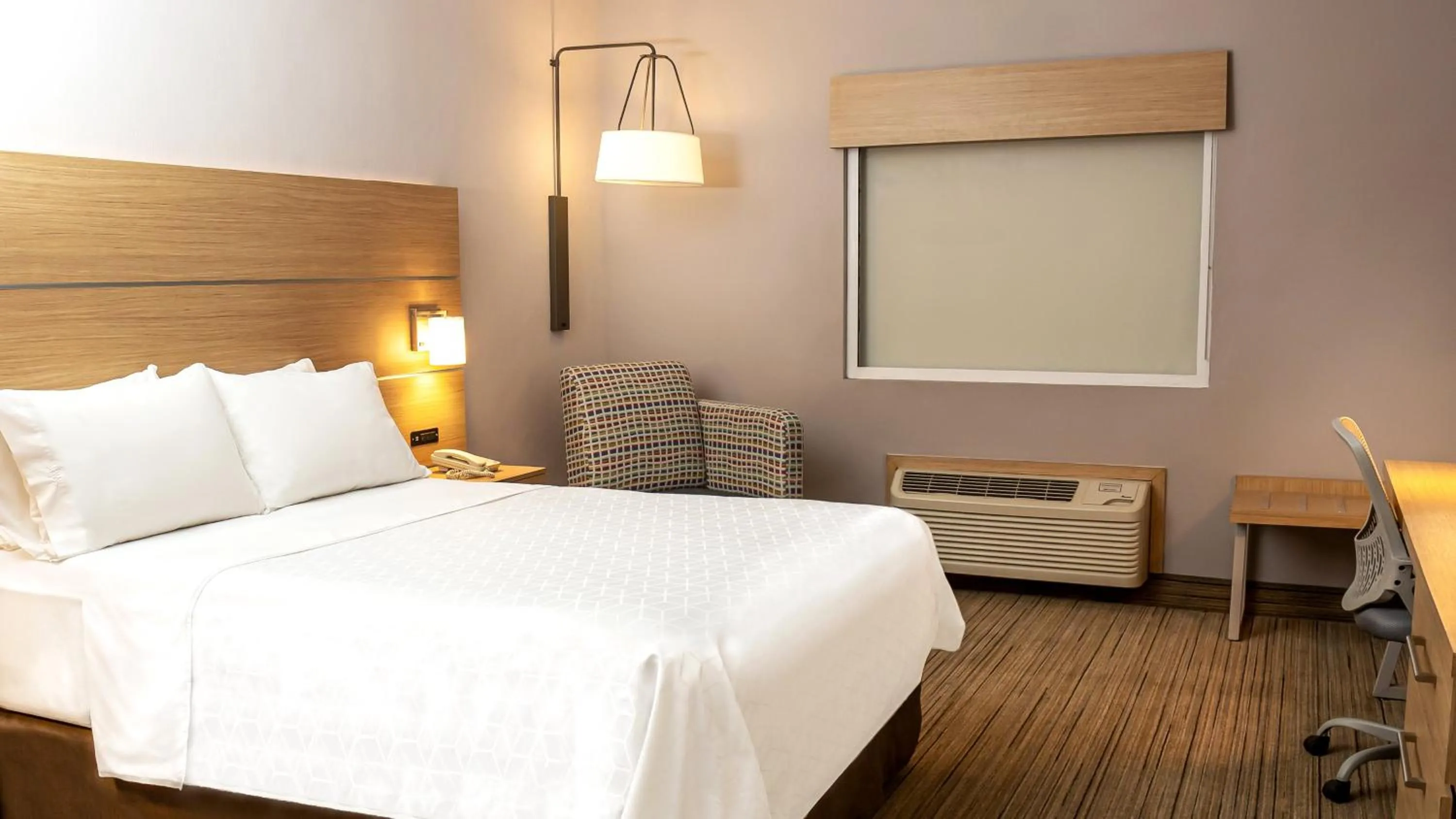 Photo of the whole room, Bed in Holiday Inn Express Chihuahua by IHG