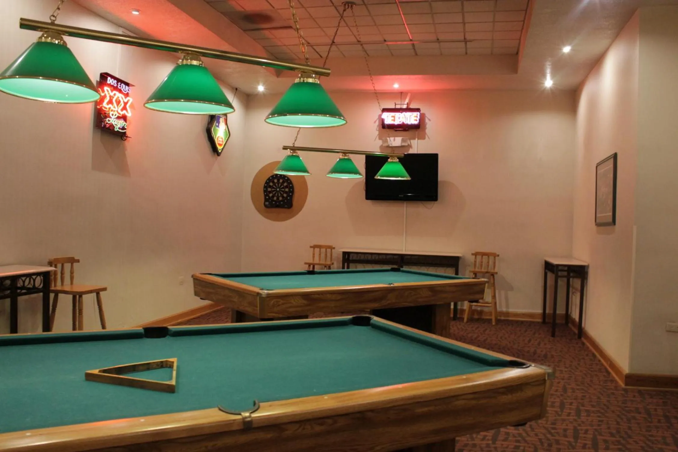 Communal lounge/ TV room in Holiday Inn Express Chihuahua by IHG