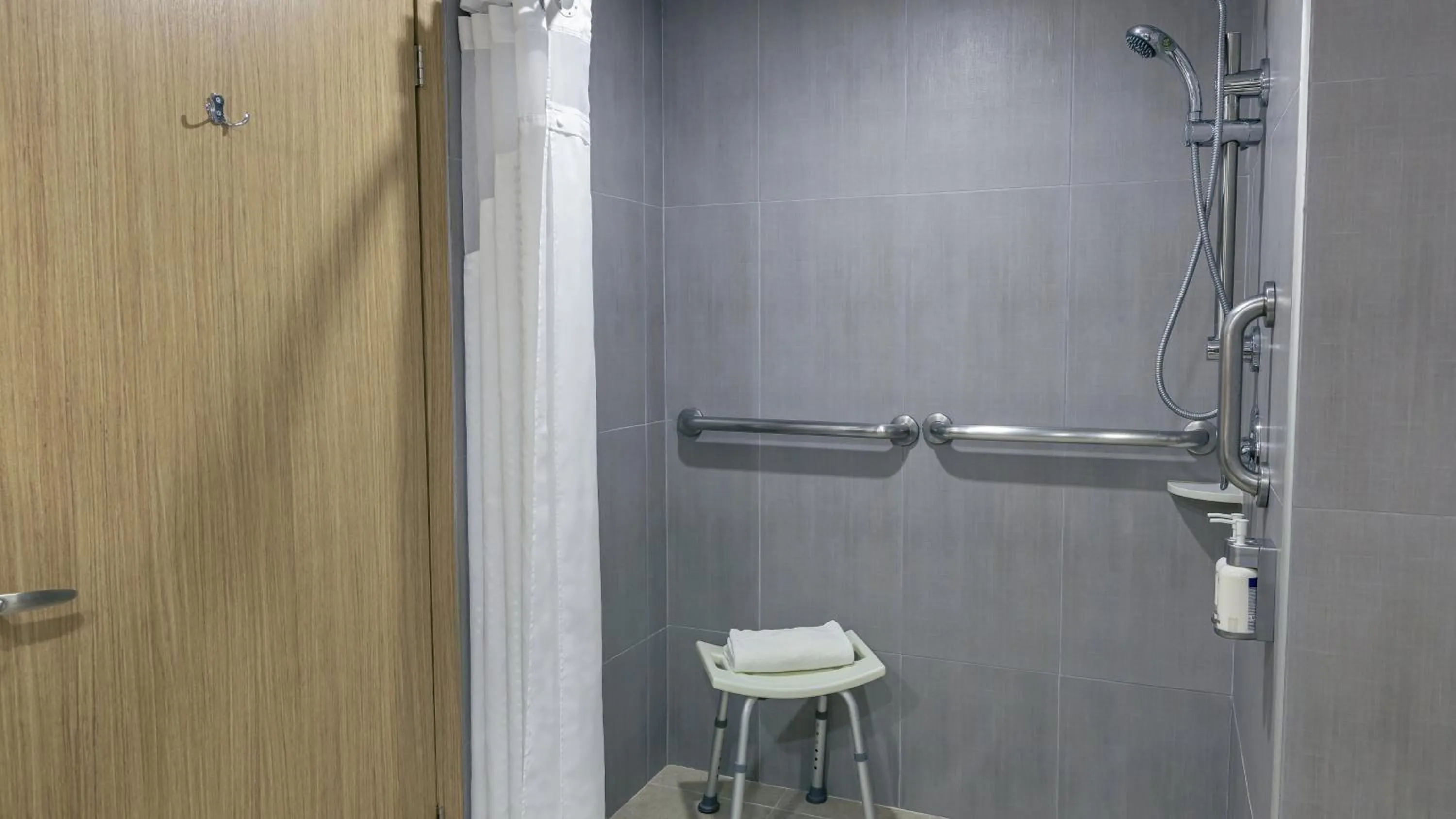 Bathroom in Holiday Inn Express Chihuahua by IHG