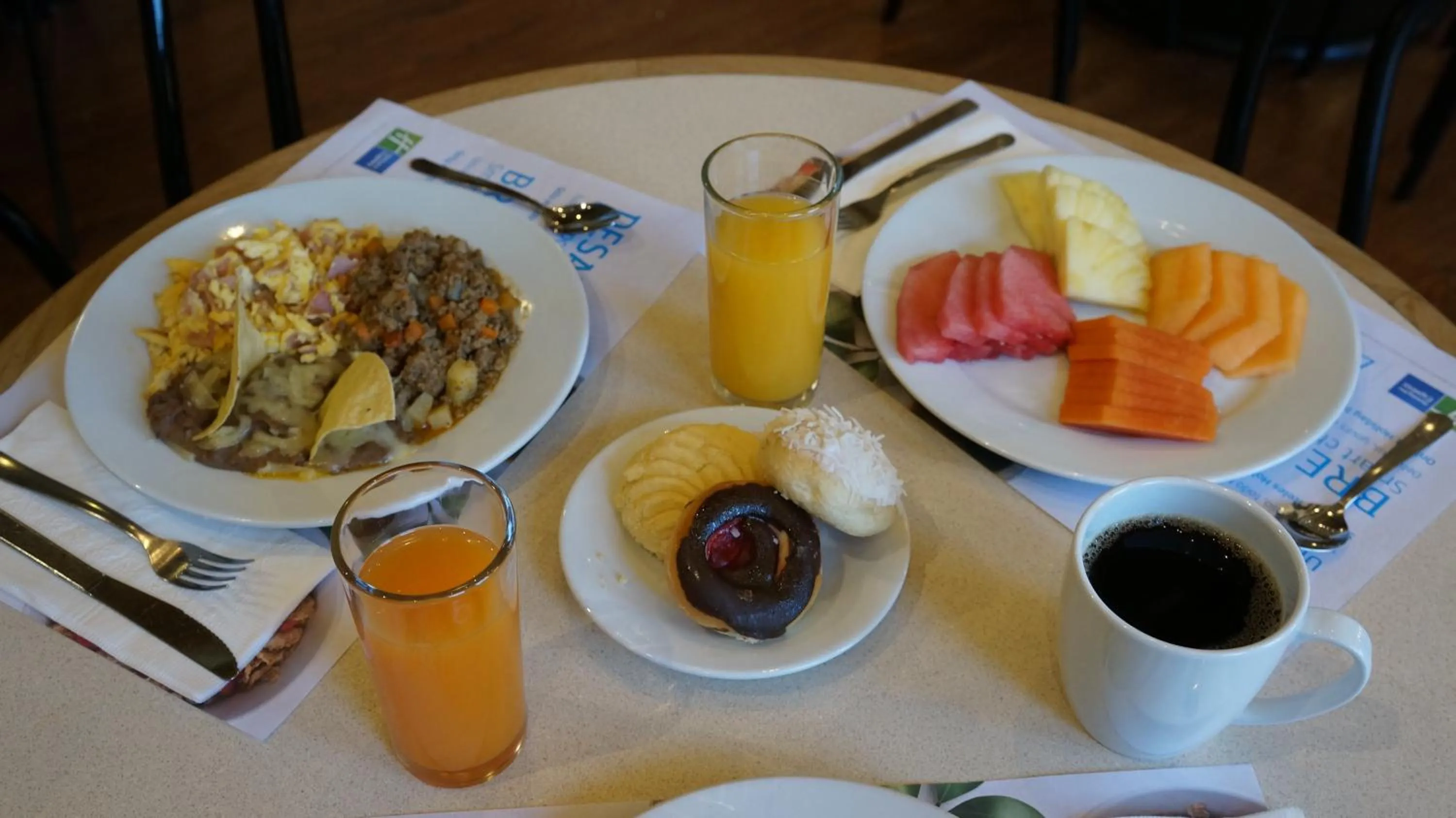 Continental breakfast in Holiday Inn Express Chihuahua by IHG