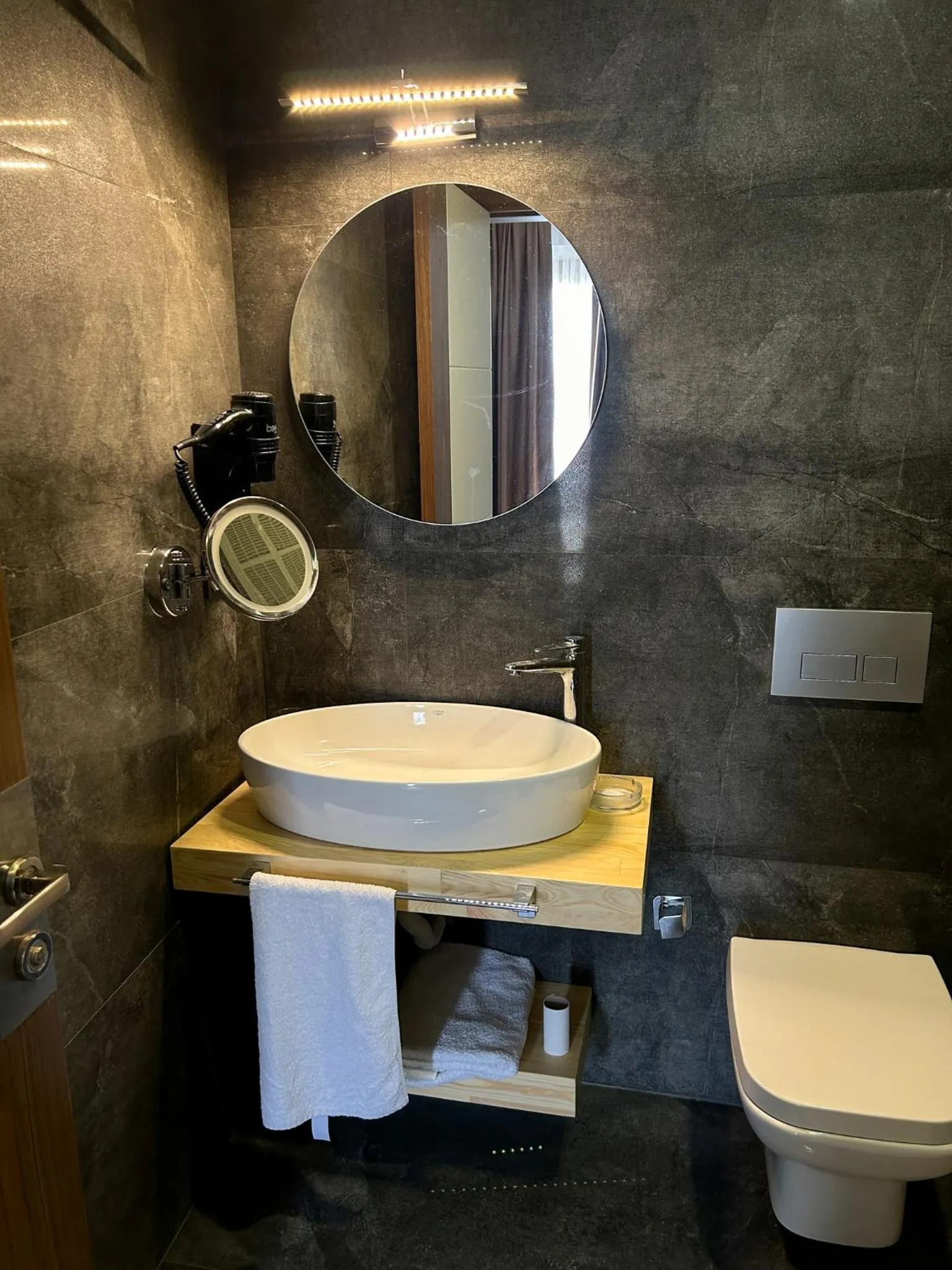 Toilet in Gulluk Life Hotel